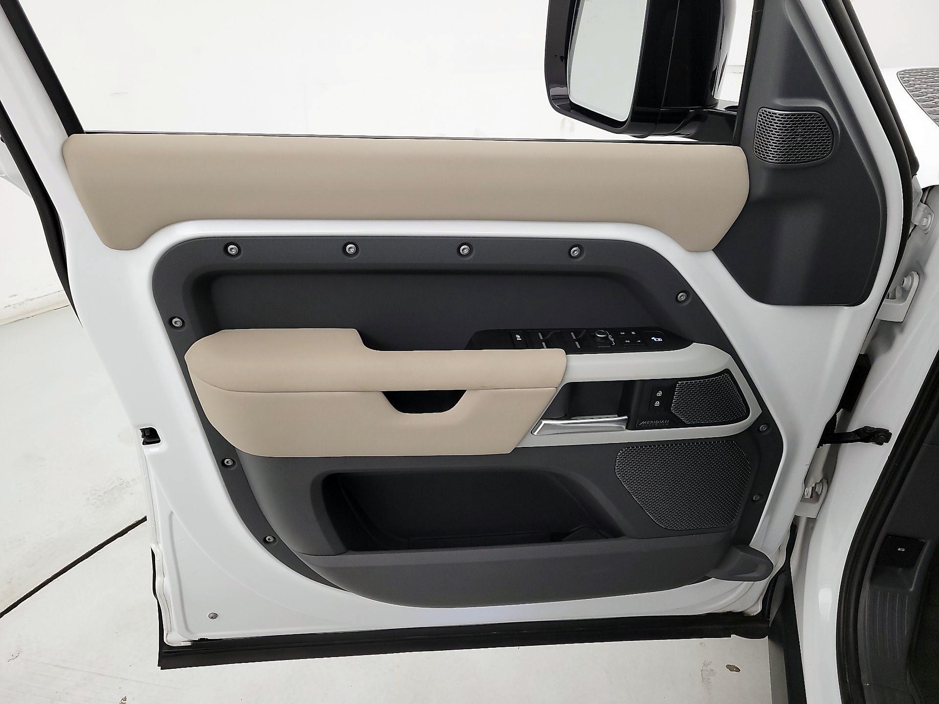 Thumbnail: 2022 Land Rover Defender - 12