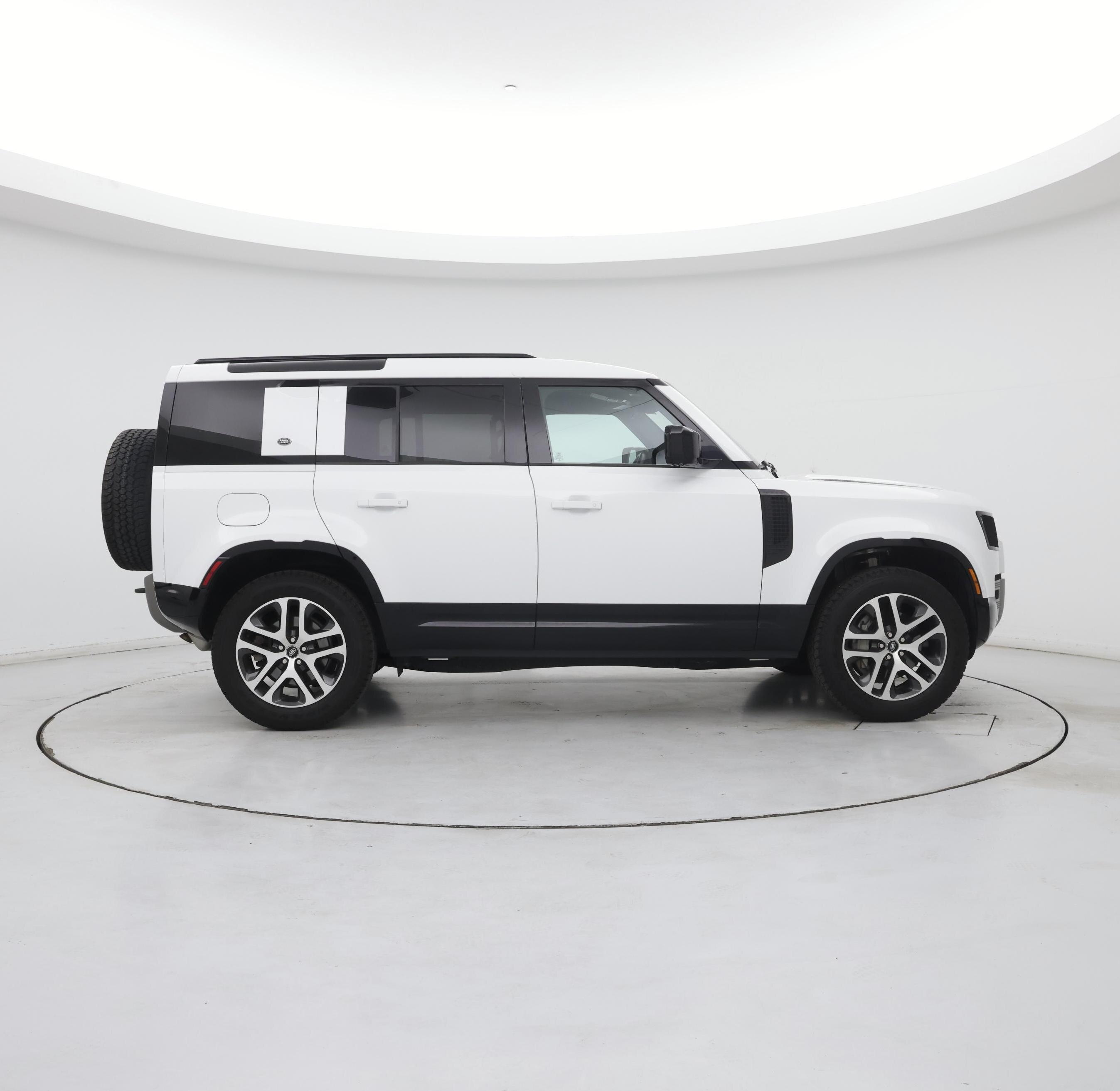 Thumbnail: 2022 Land Rover Defender - 7