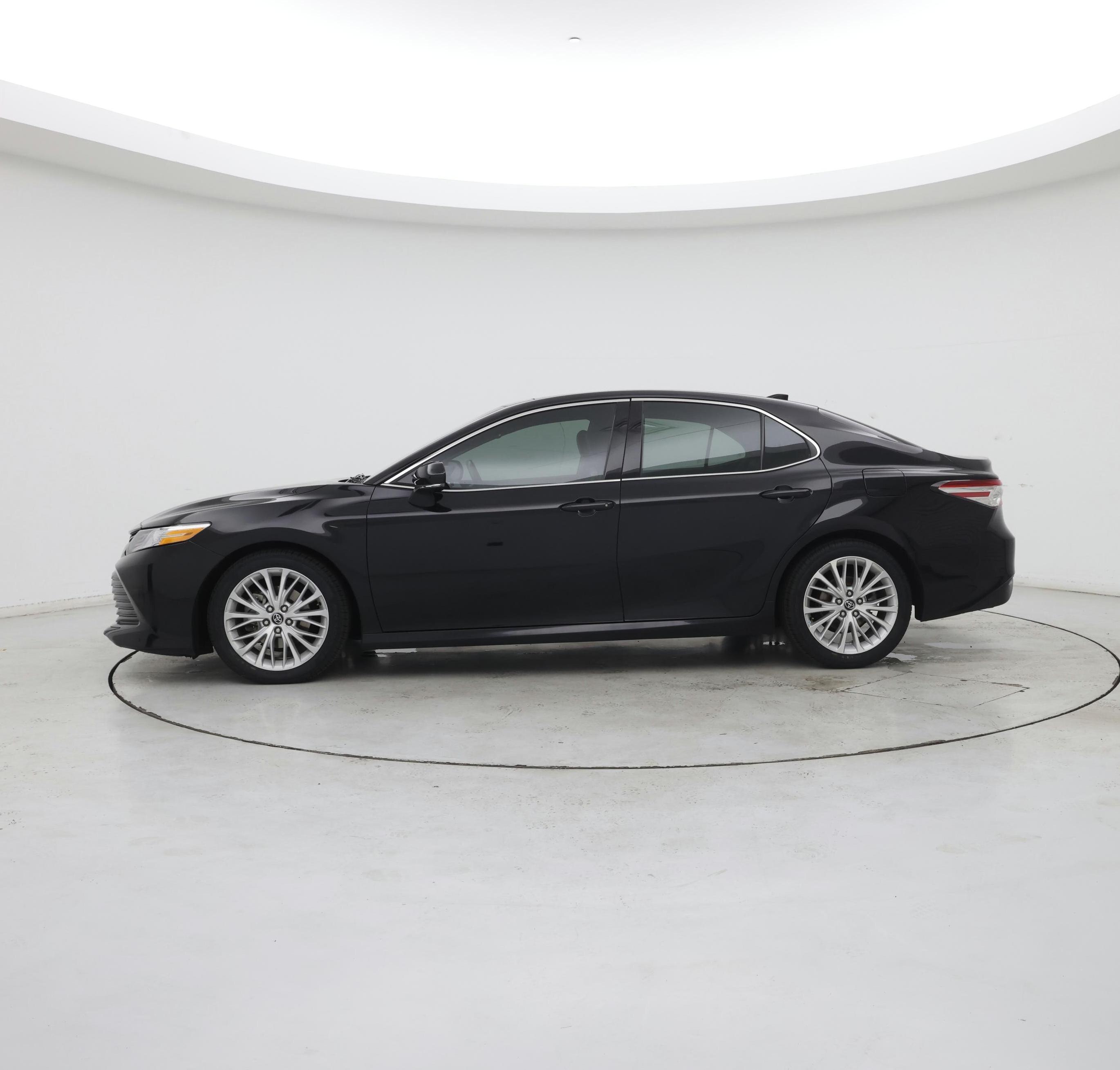 Thumbnail: 2020 Toyota Camry - 3