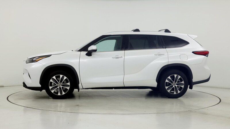 2022 Toyota Highlander XLE 3