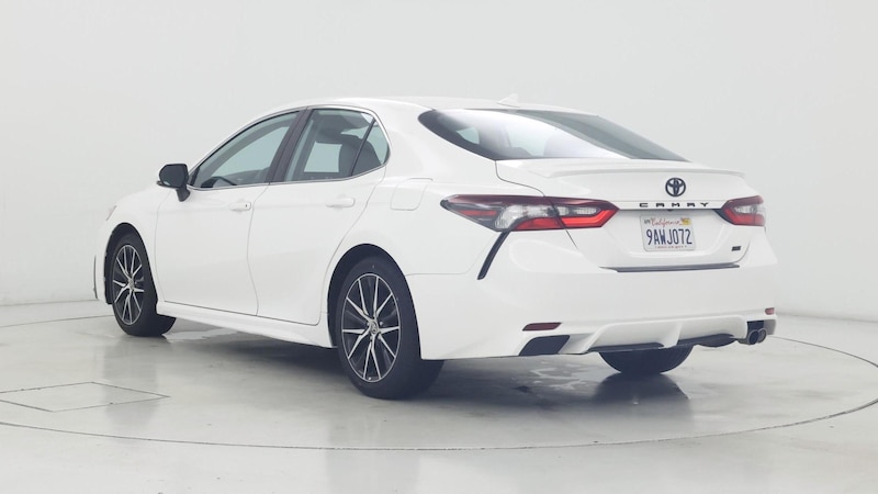 2022 Toyota Camry SE 2