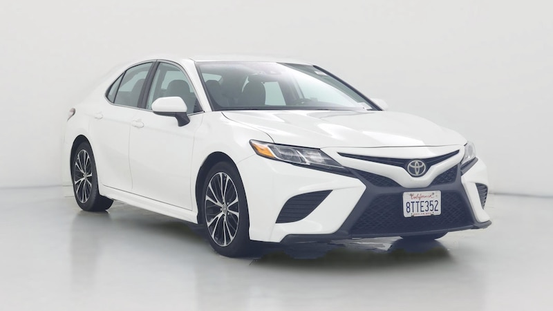 2020 Toyota Camry SE Hero Image