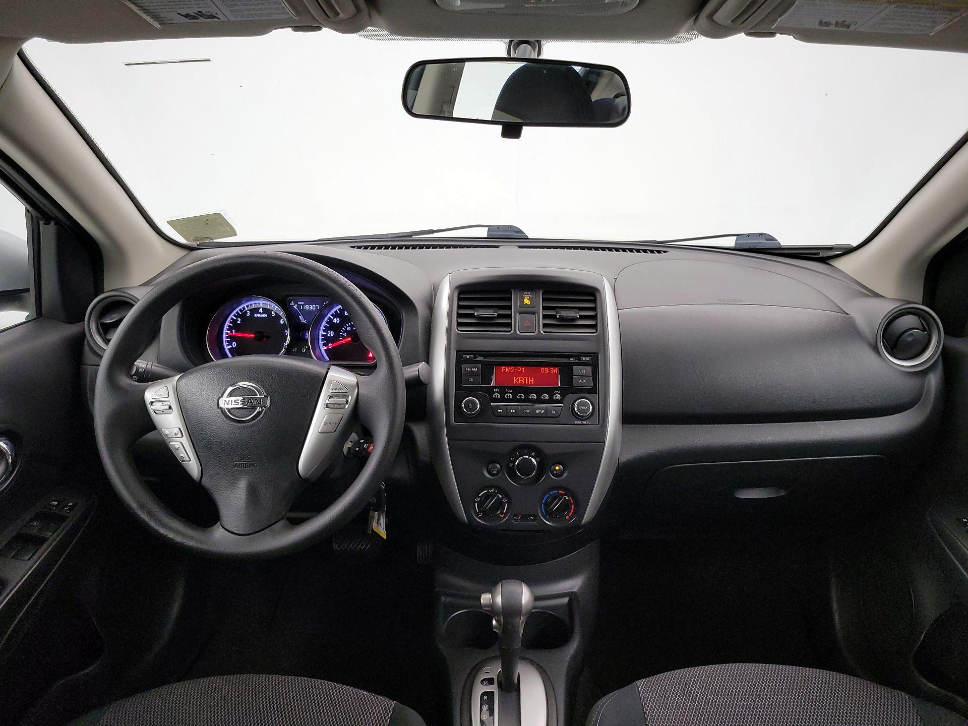 Thumbnail: 2015 Nissan Versa - 9