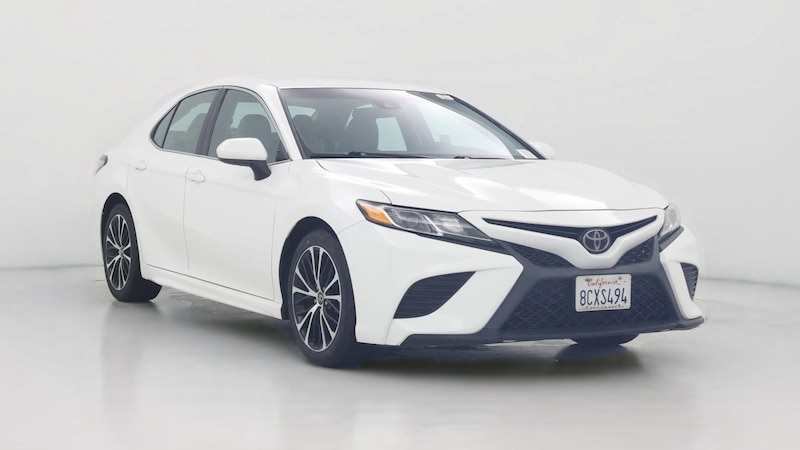 2018 Toyota Camry SE Hero Image