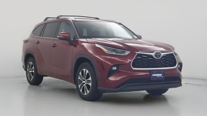 2021 Toyota Highlander XLE Hero Image