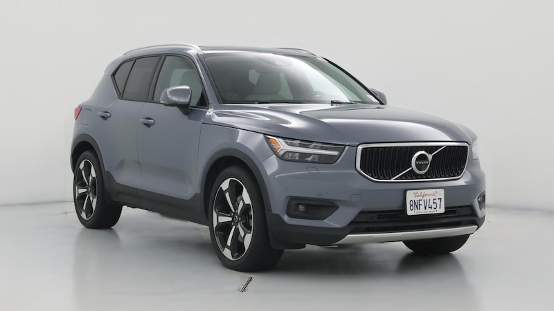 2020 Volvo XC40 T5 Momentum Hero Image