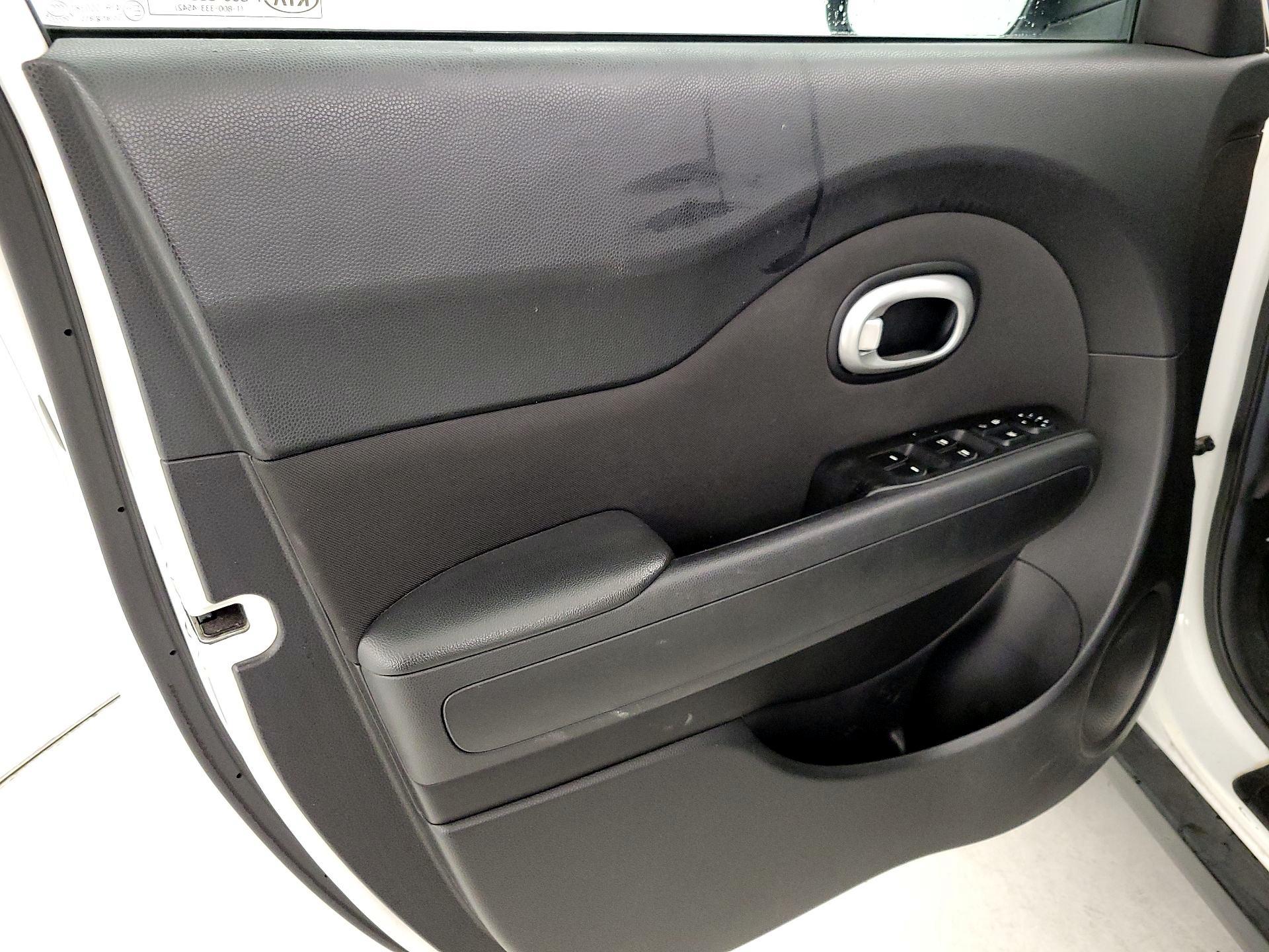 Thumbnail: 2014 Kia Soul - 12
