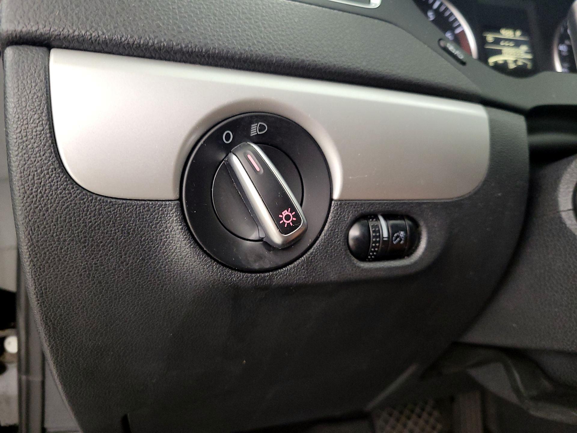 Thumbnail: 2014 Volkswagen Jetta - 13