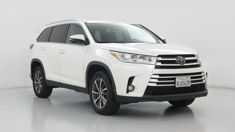 2019 Toyota Highlander XLE Hero Image