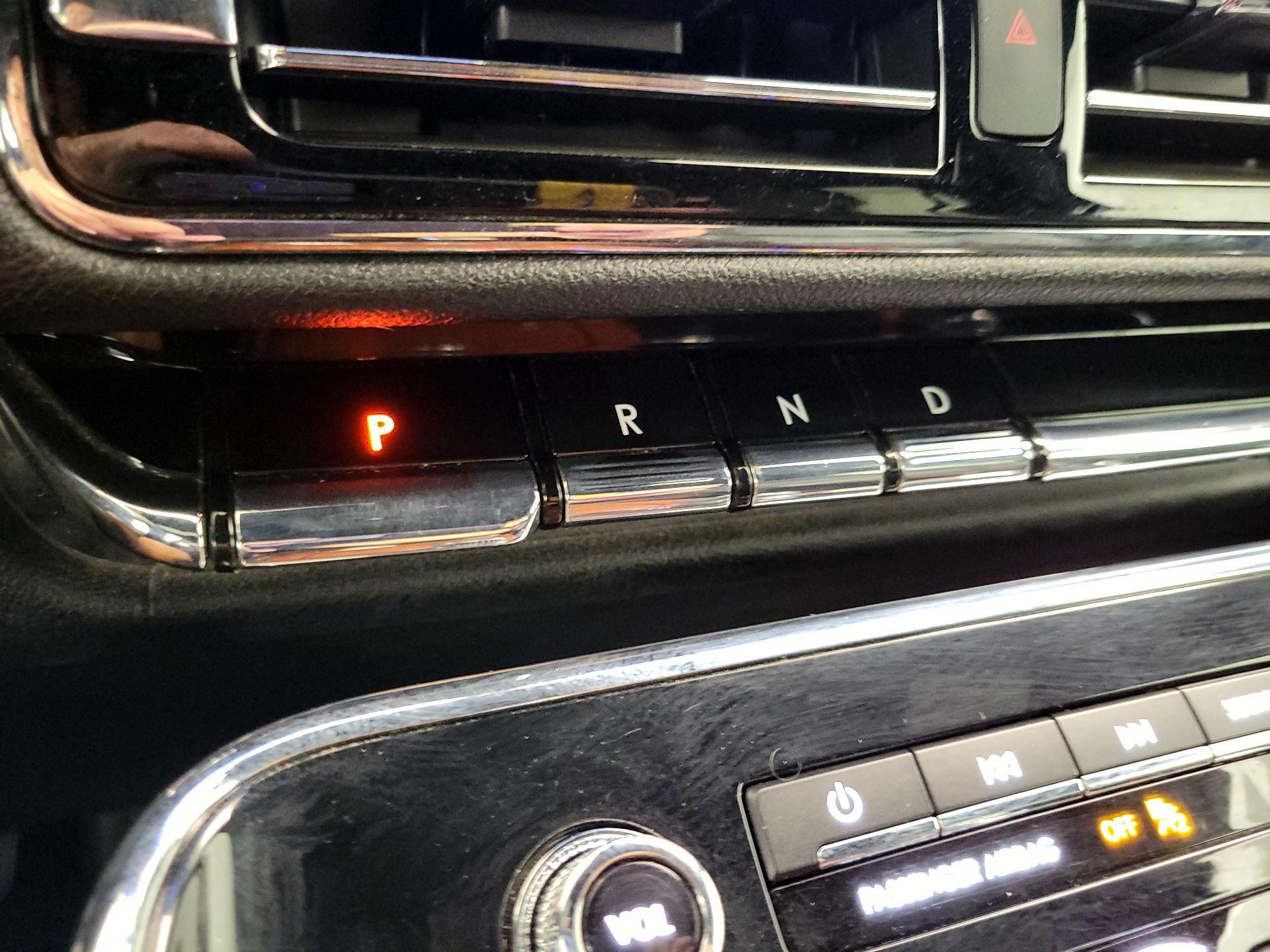 Thumbnail: 2019 Lincoln Navigator - 18