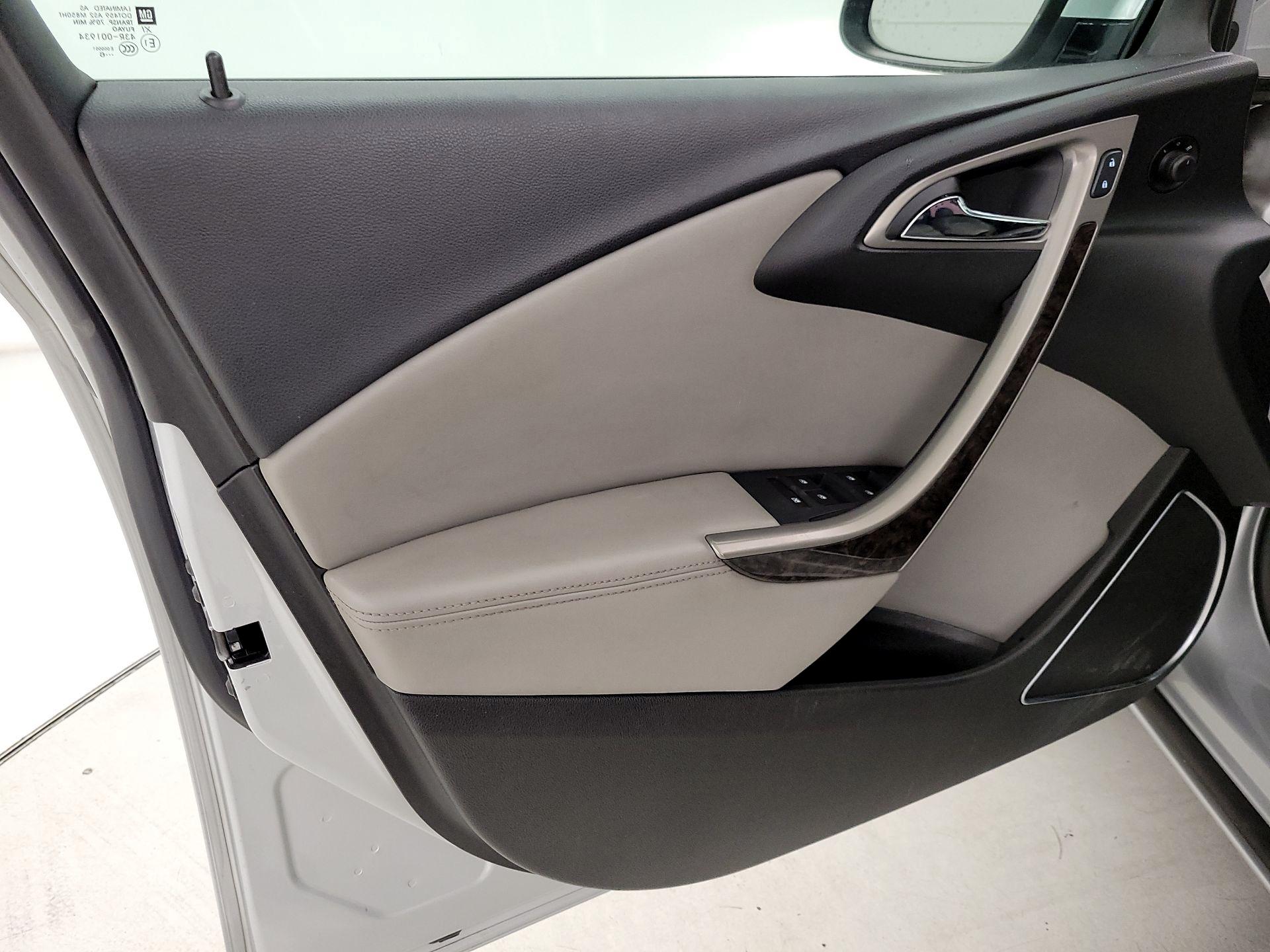 Thumbnail: 2016 Buick Verano - 12