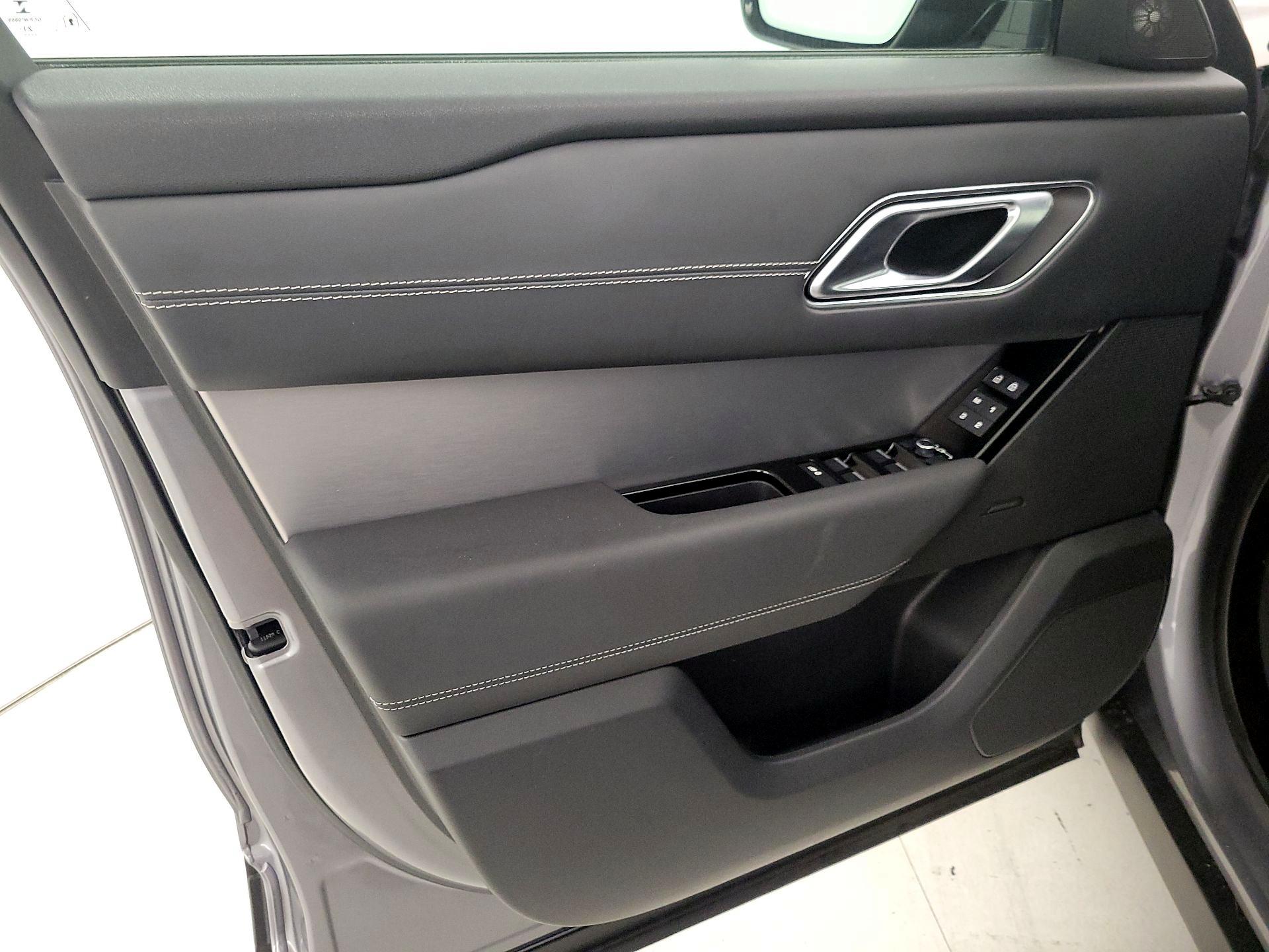 Thumbnail: 2022 Land Rover Range Rover Velar - 12