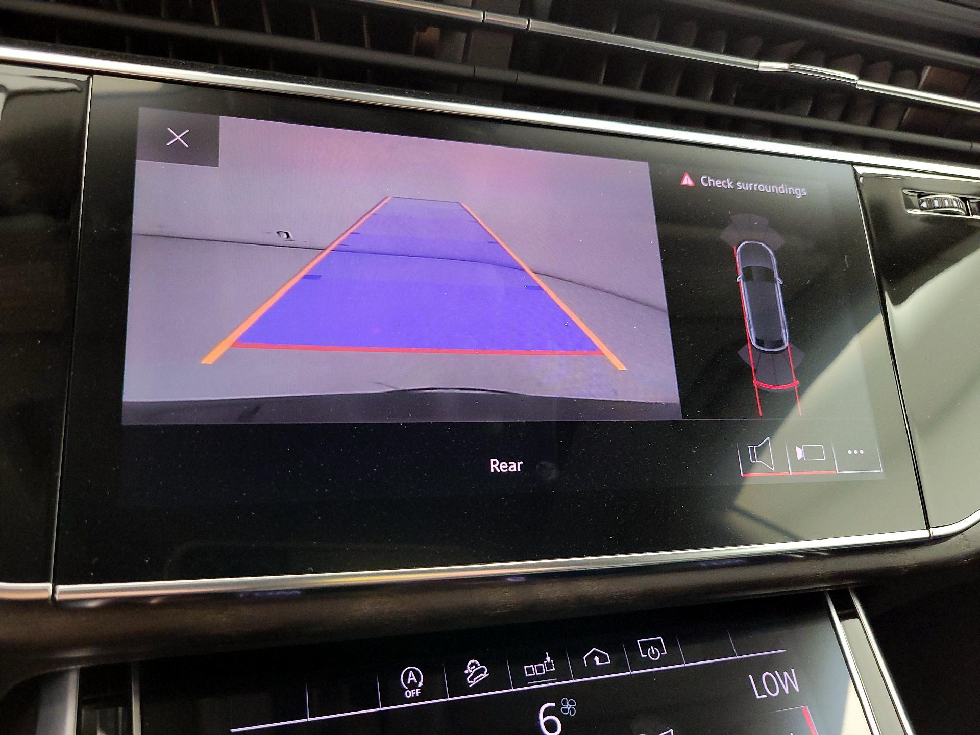 Thumbnail: 2019 Audi Q8 - 15