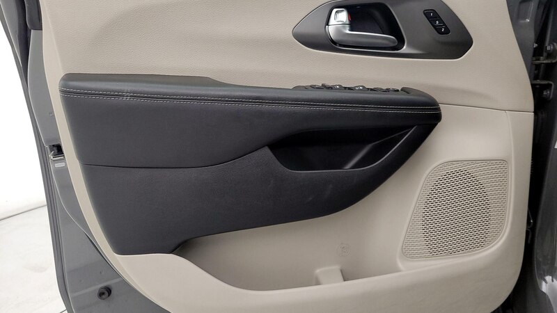 2022 Chrysler Pacifica Touring L 12