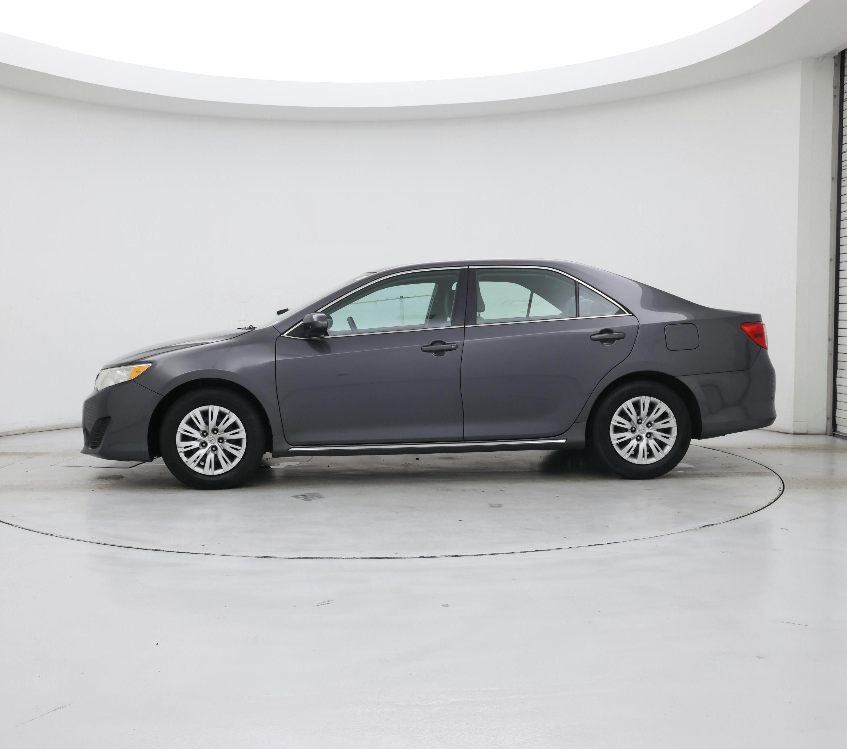 Thumbnail: 2013 Toyota Camry - 3