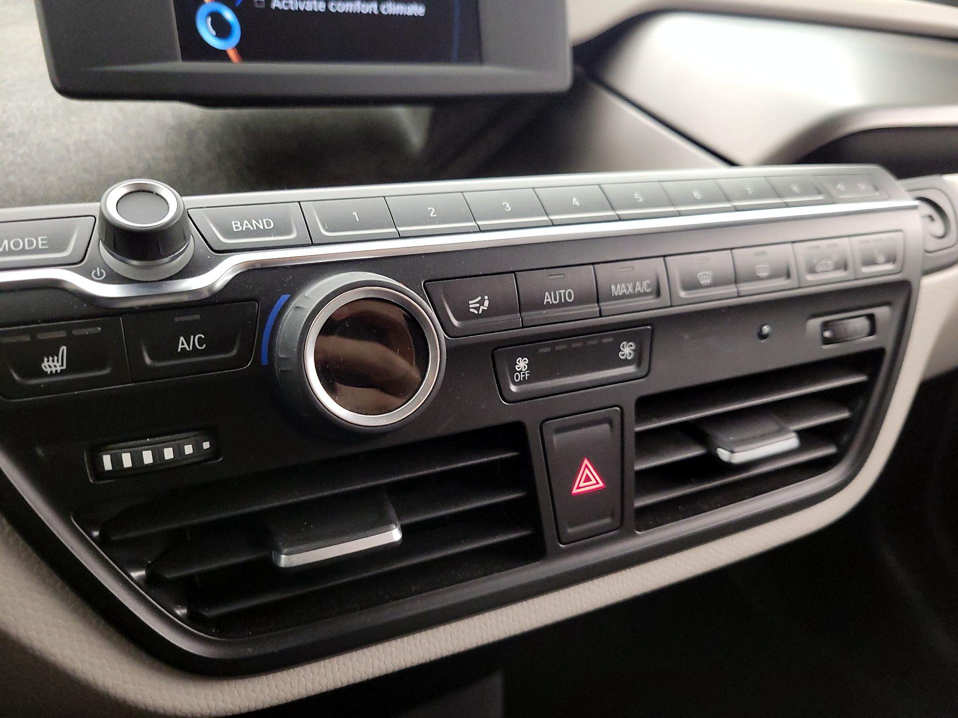 Thumbnail: 2015 BMW i3 - 16