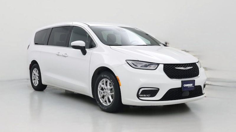 2023 Chrysler Pacifica Touring Hero Image