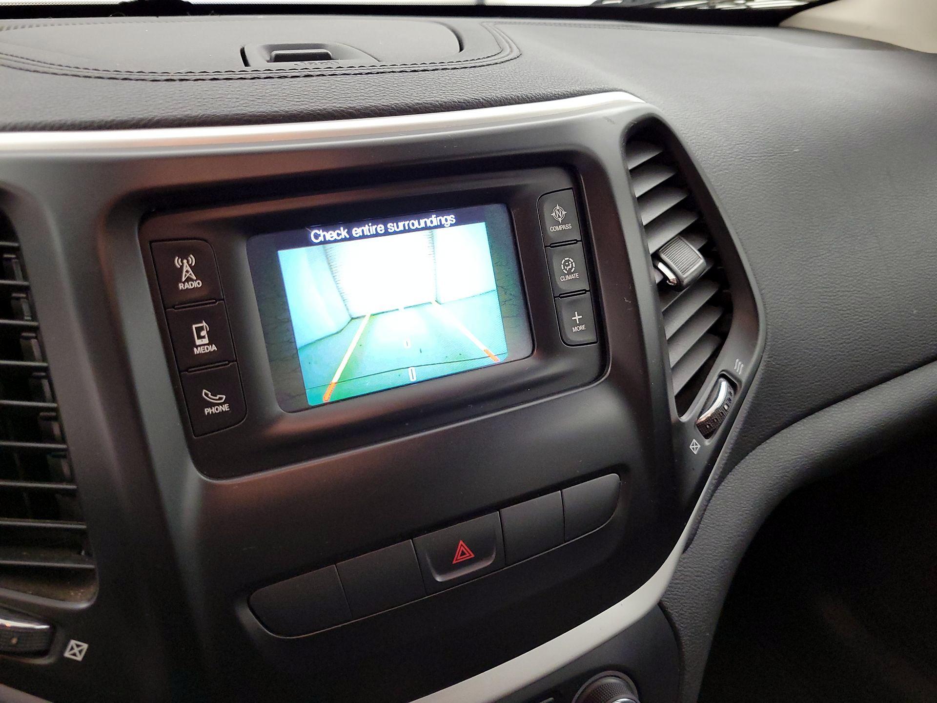 Thumbnail: 2014 Jeep Cherokee - 12