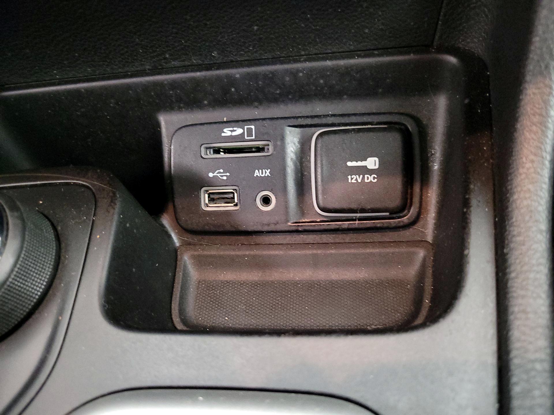 Thumbnail: 2014 Jeep Cherokee - 16
