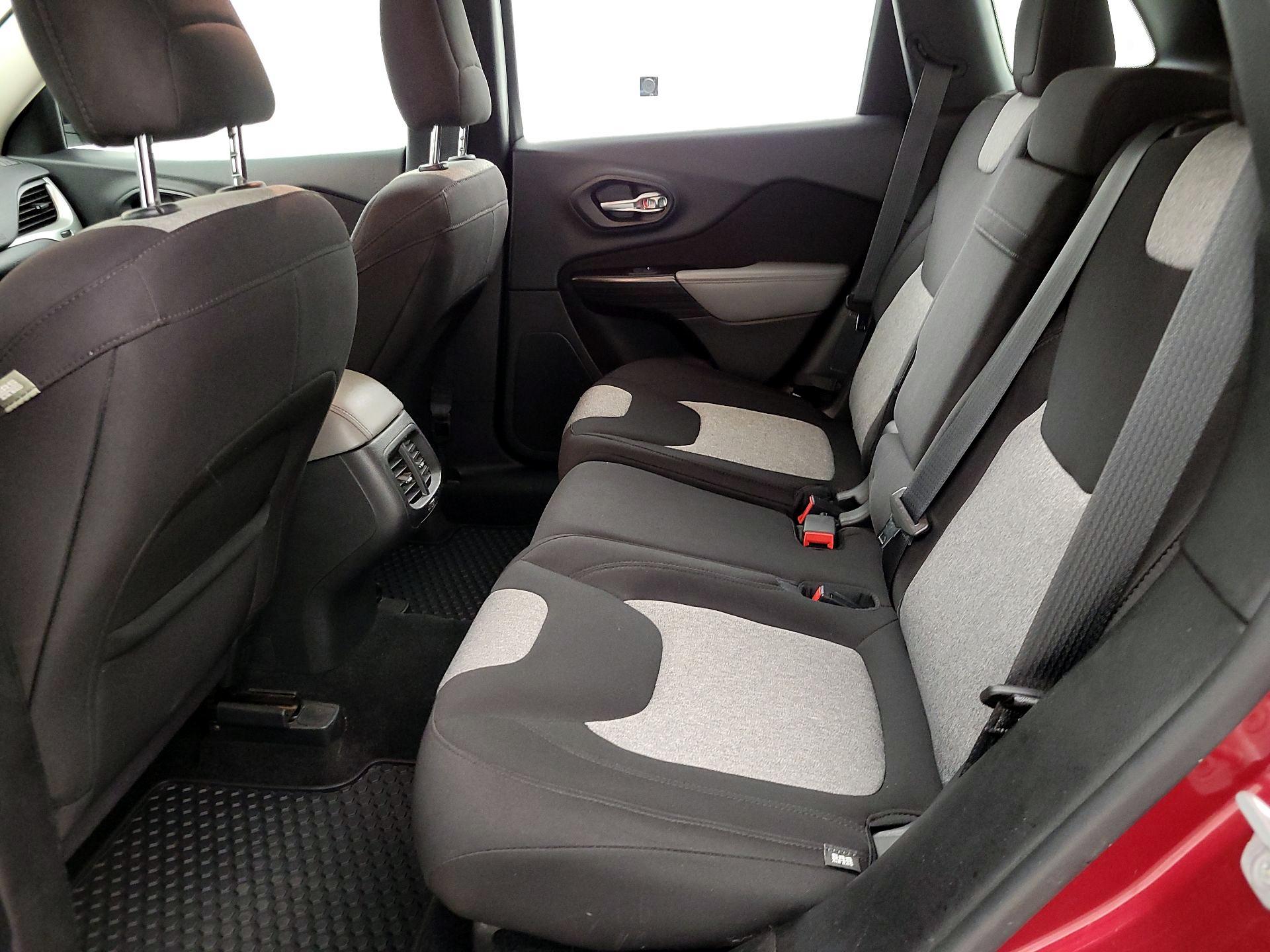 Thumbnail: 2014 Jeep Cherokee - 17