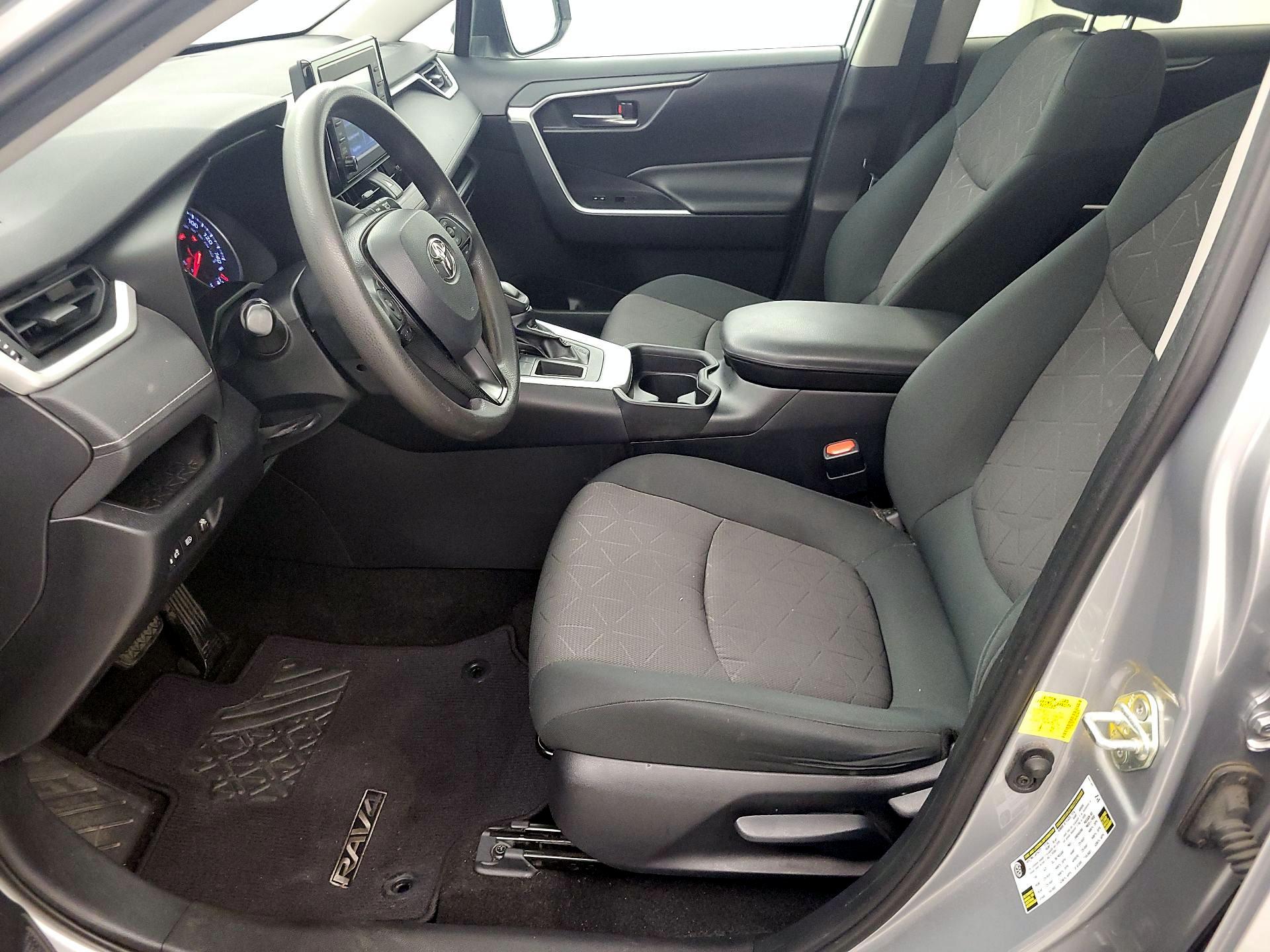 Thumbnail: 2019 Toyota RAV4 - 11