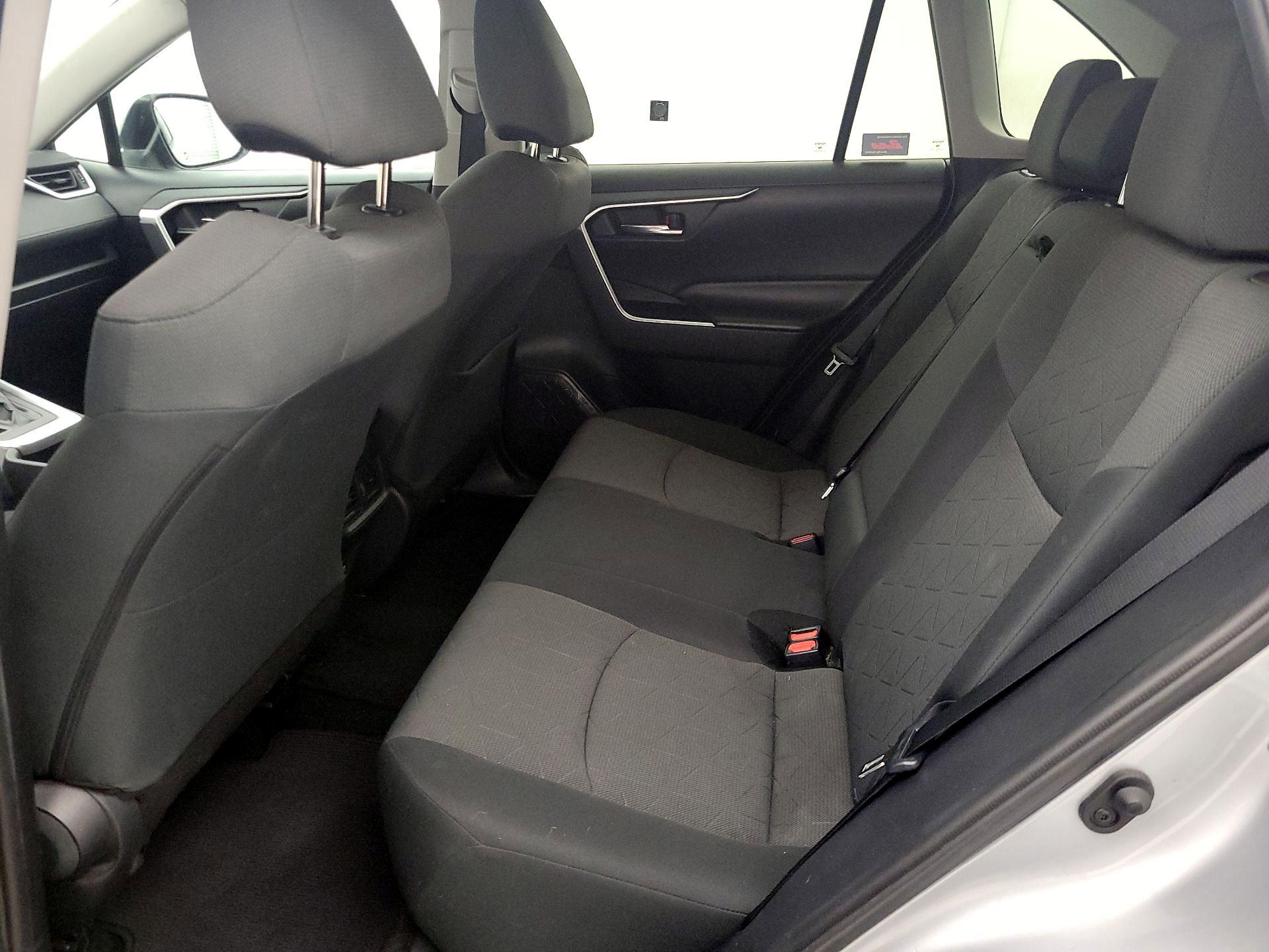 Thumbnail: 2019 Toyota RAV4 - 20