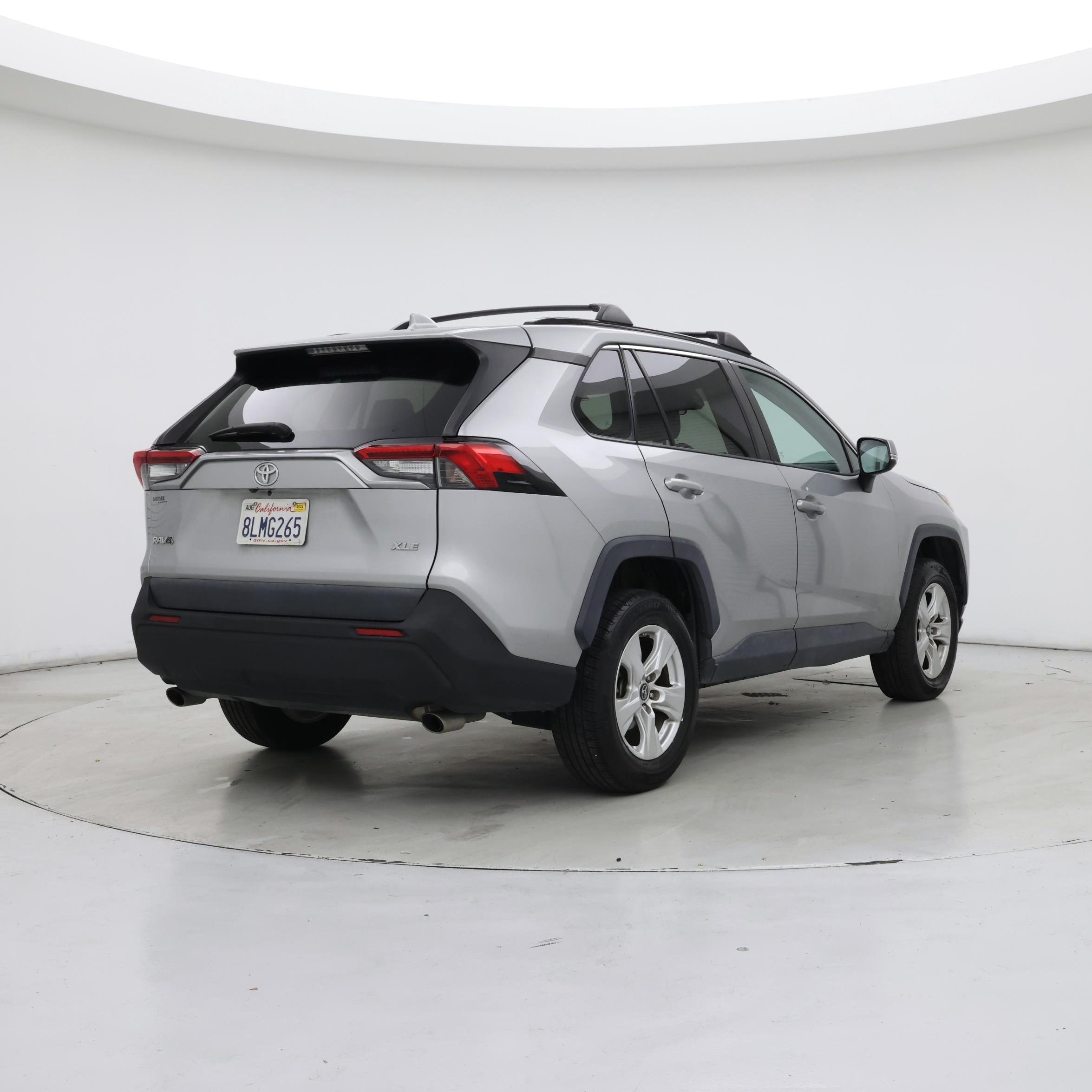 Thumbnail: 2019 Toyota RAV4 - 8