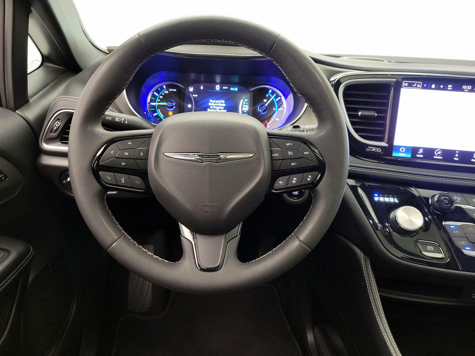 Thumbnail: 2022 Chrysler Pacifica - 10