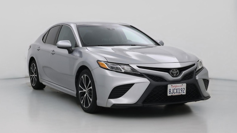 2018 Toyota Camry SE Hero Image