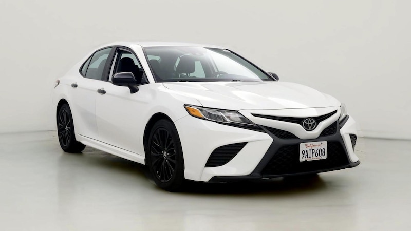 2020 Toyota Camry SE Hero Image