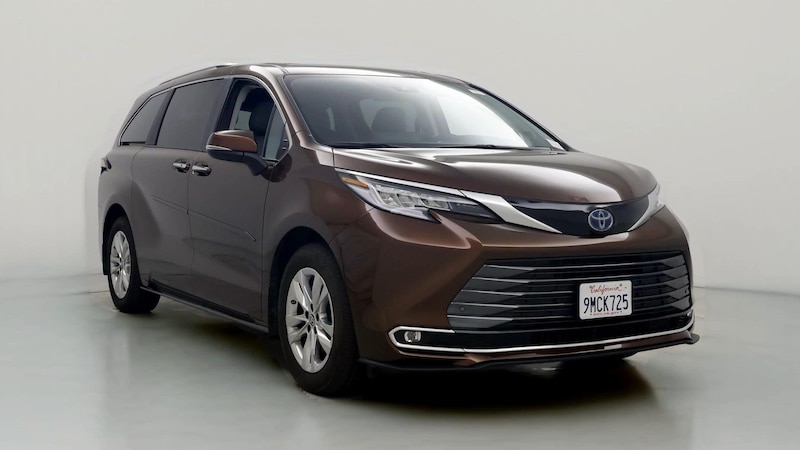 2023 Toyota Sienna Limited Hero Image