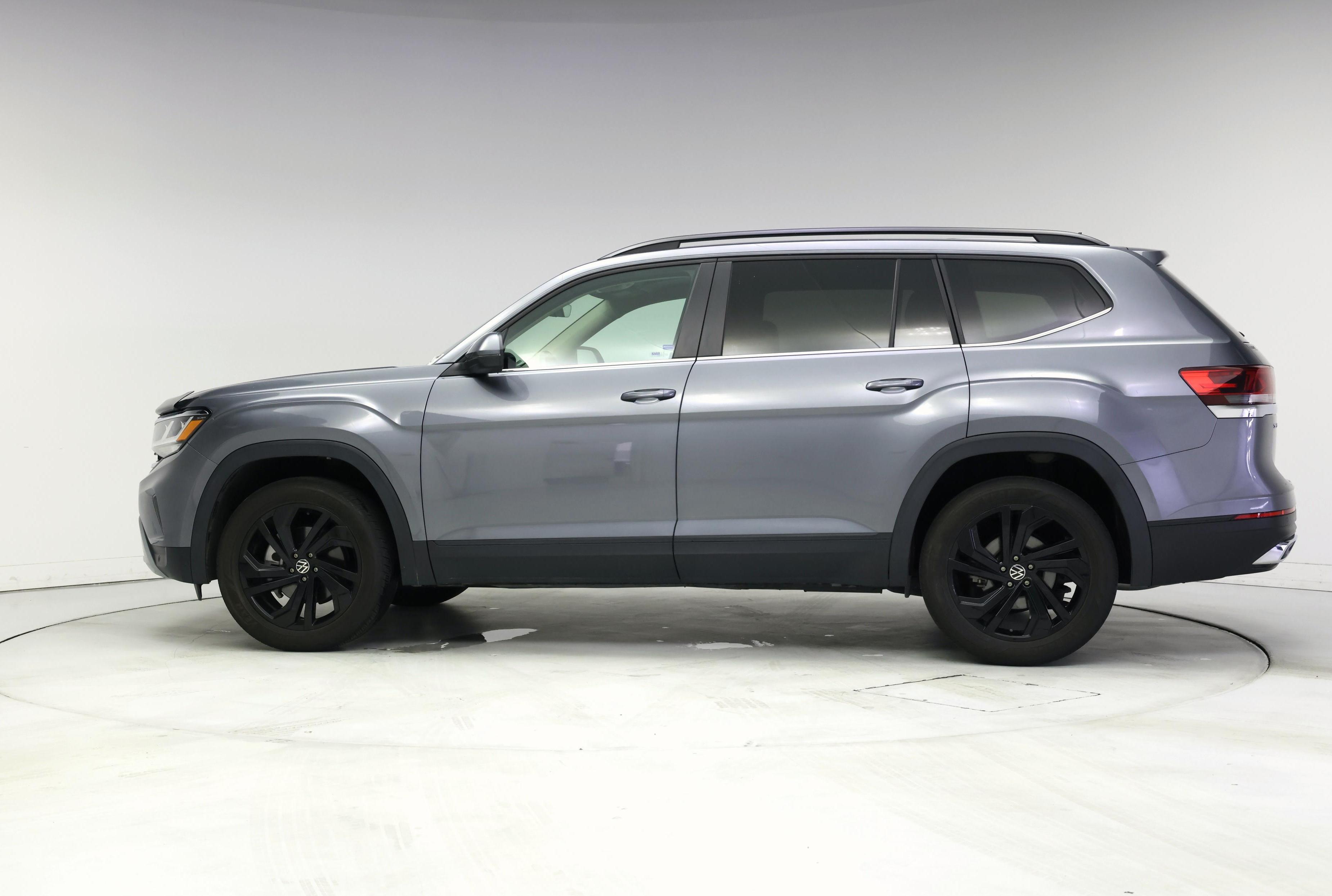 Thumbnail: 2022 Volkswagen Atlas - 3