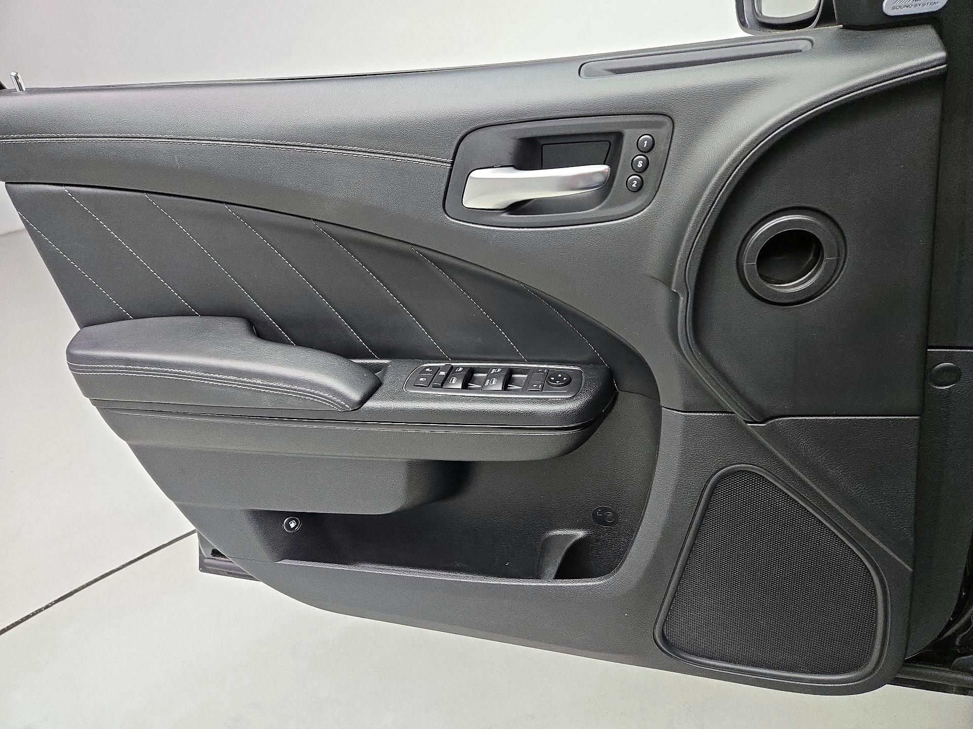 Thumbnail: 2019 Dodge Charger - 12