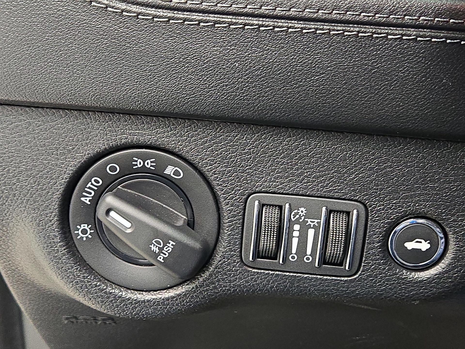 Thumbnail: 2019 Dodge Charger - 13