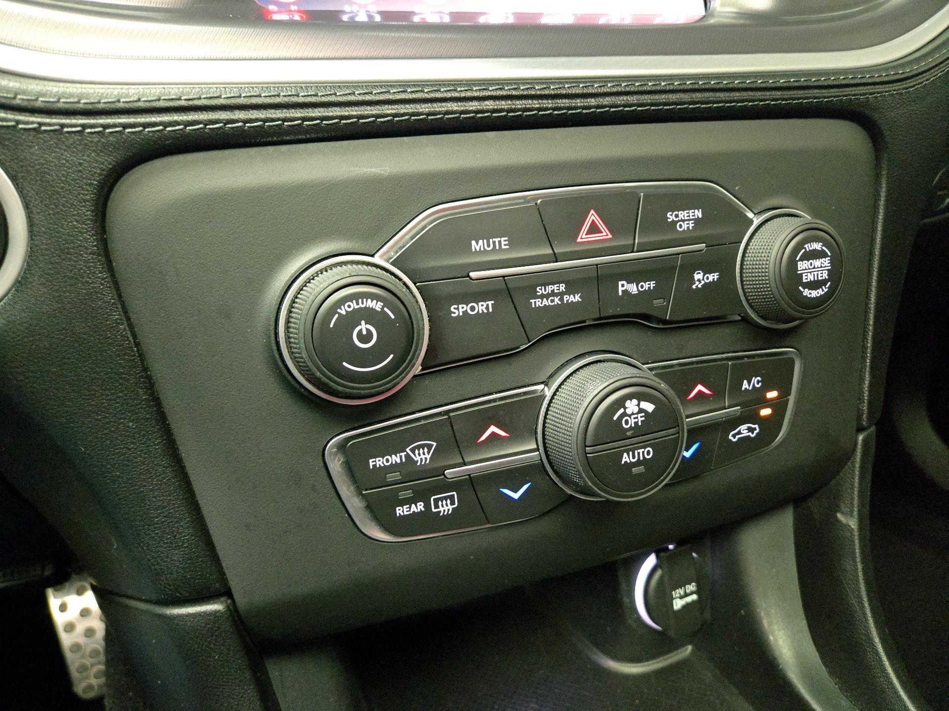 Thumbnail: 2019 Dodge Charger - 17