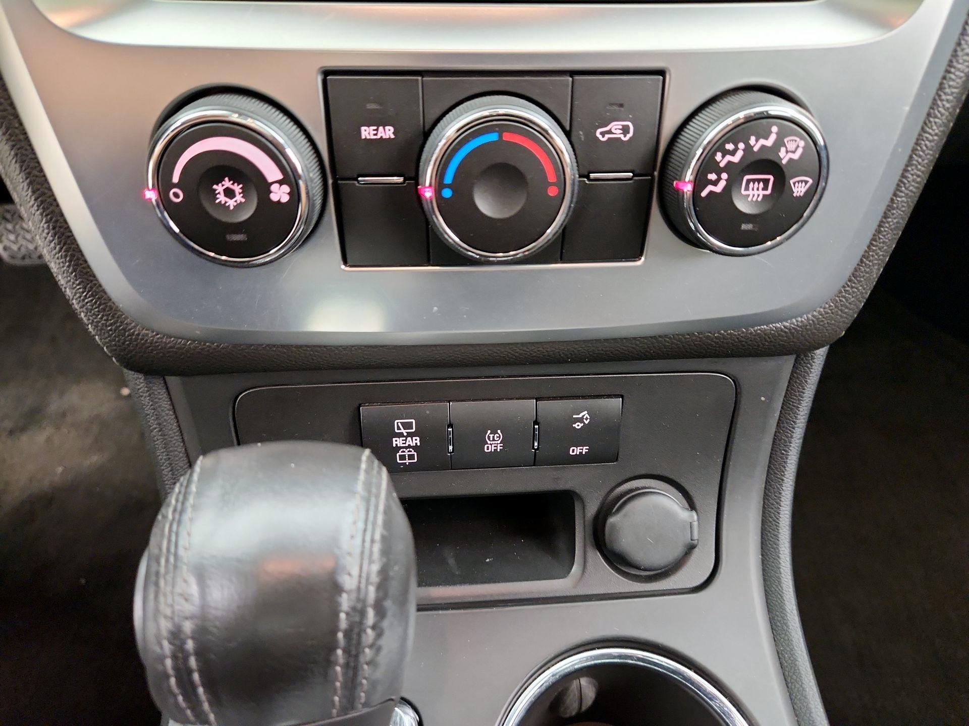 Thumbnail: 2014 GMC Acadia - 16