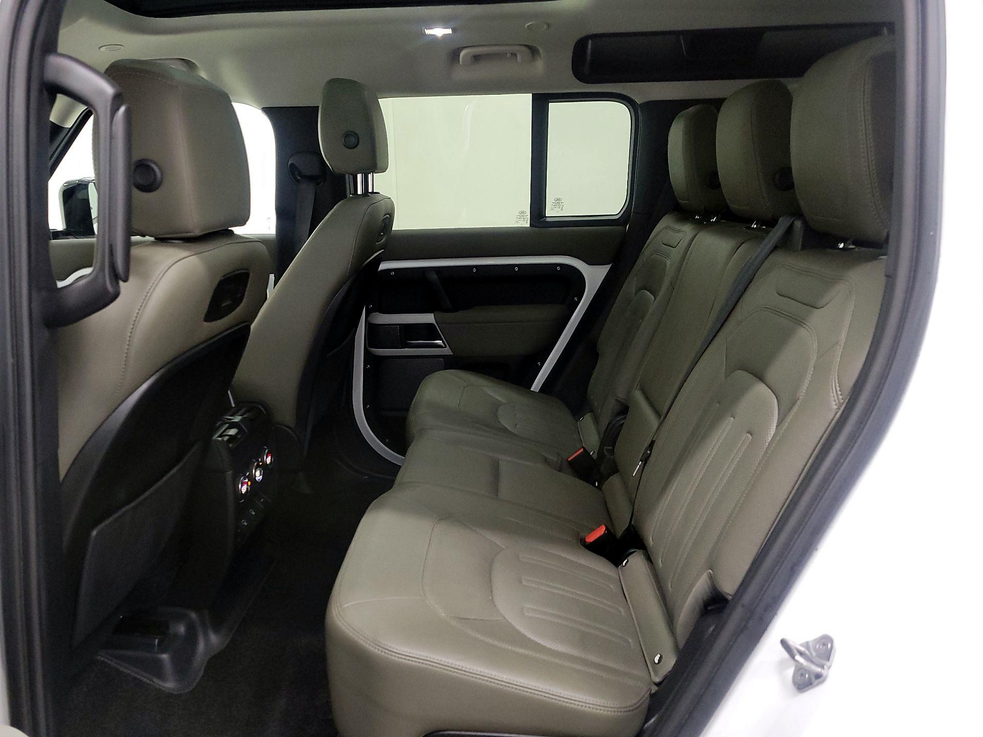 Thumbnail: 2022 Land Rover Defender - 20
