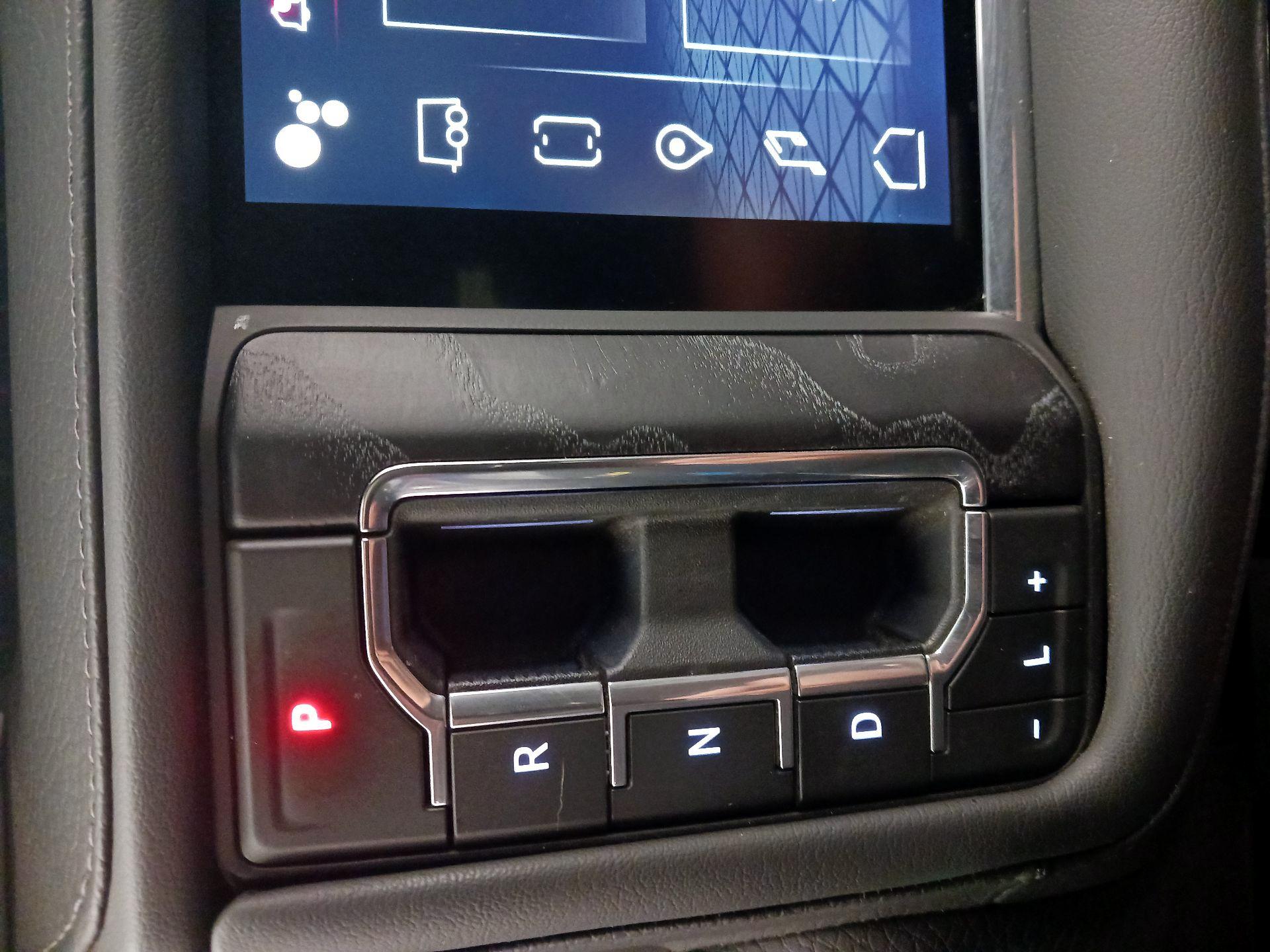 Thumbnail: 2023 GMC Yukon - 17