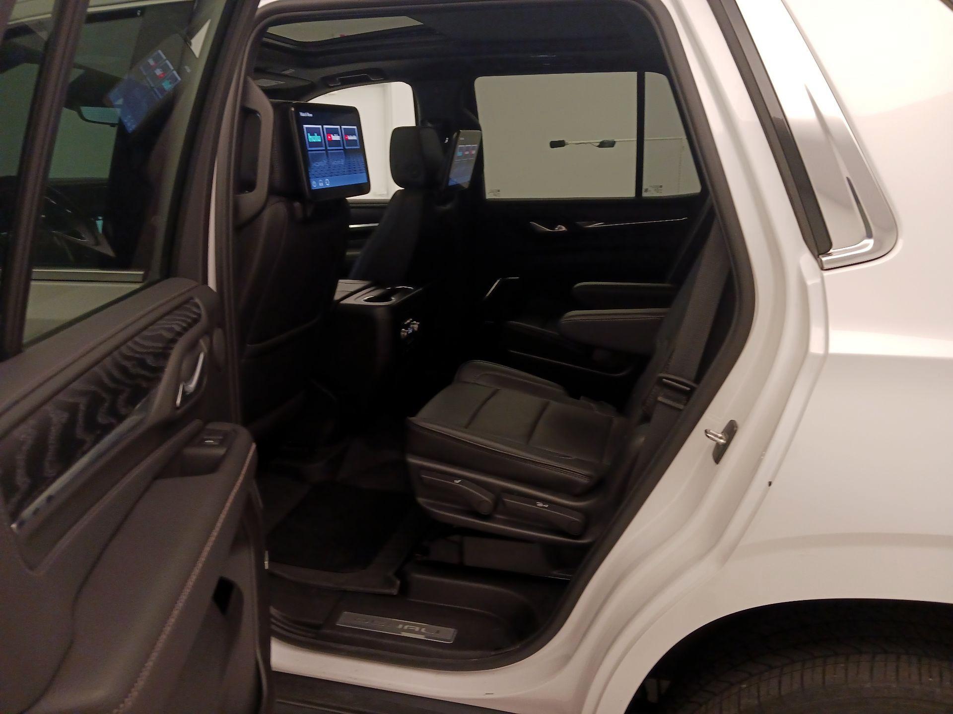 Thumbnail: 2023 GMC Yukon - 19