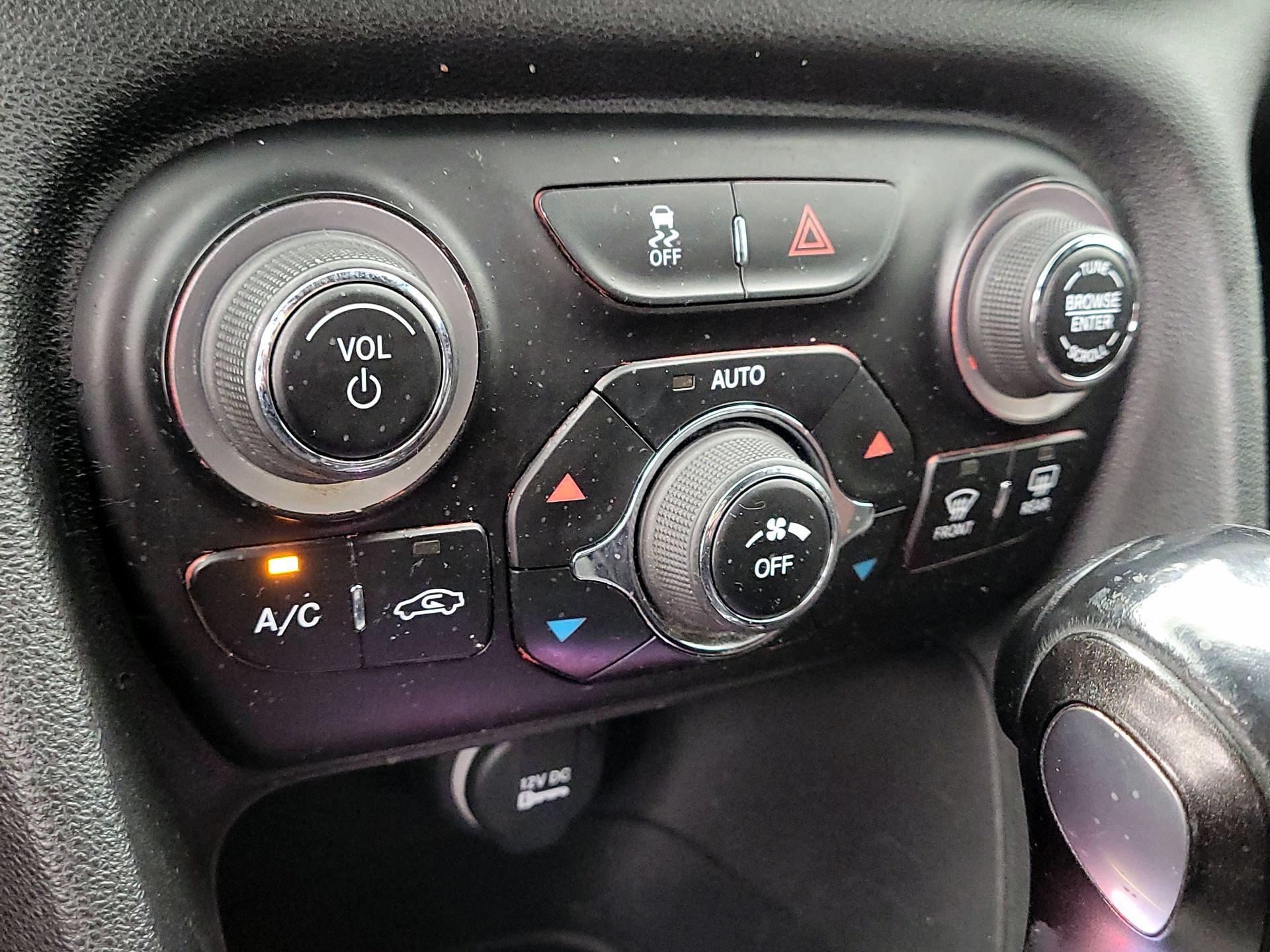 Thumbnail: 2016 Dodge Dart - 16