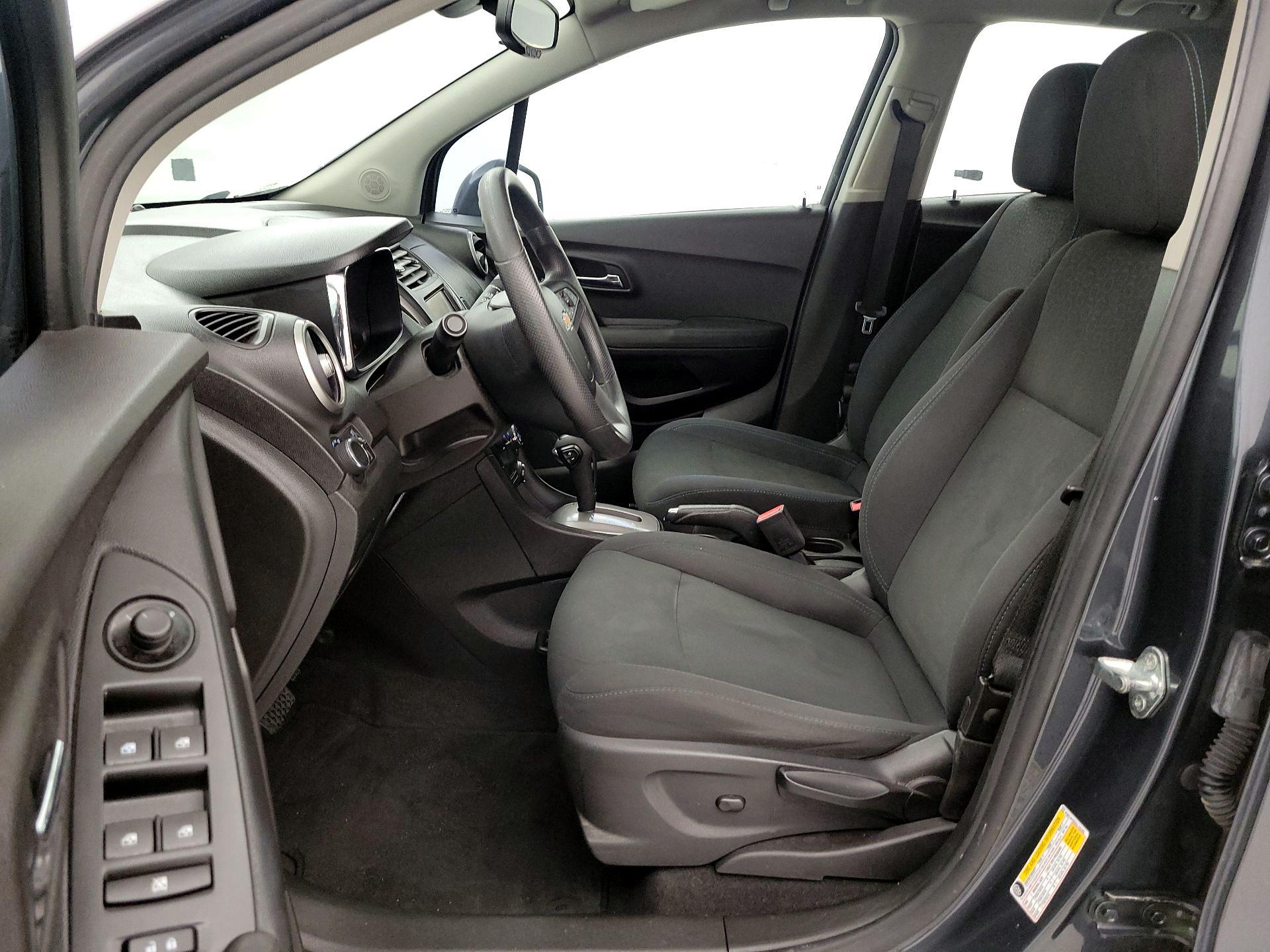 Thumbnail: 2016 Chevrolet Trax - 11