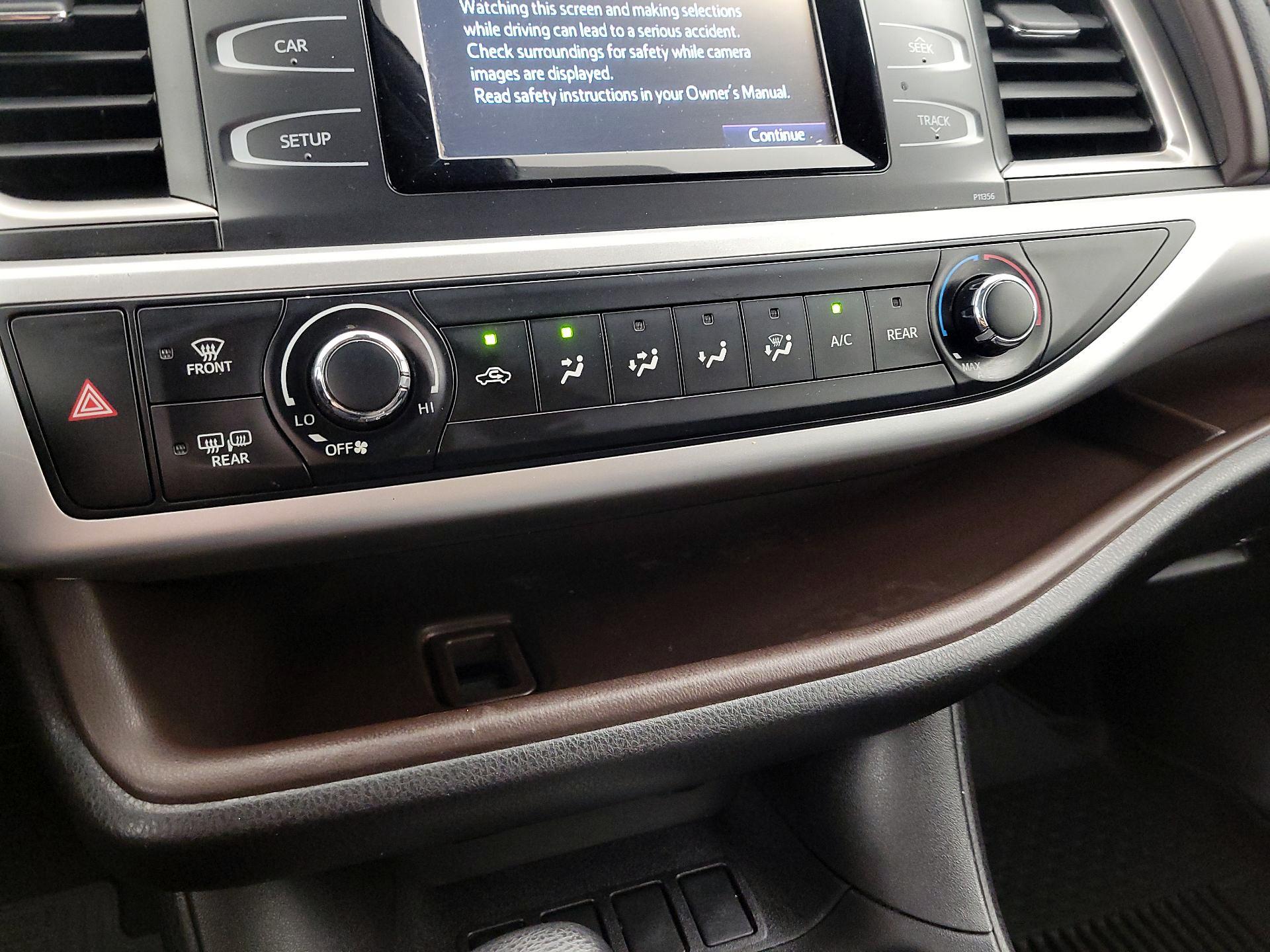 Thumbnail: 2018 Toyota Highlander - 16