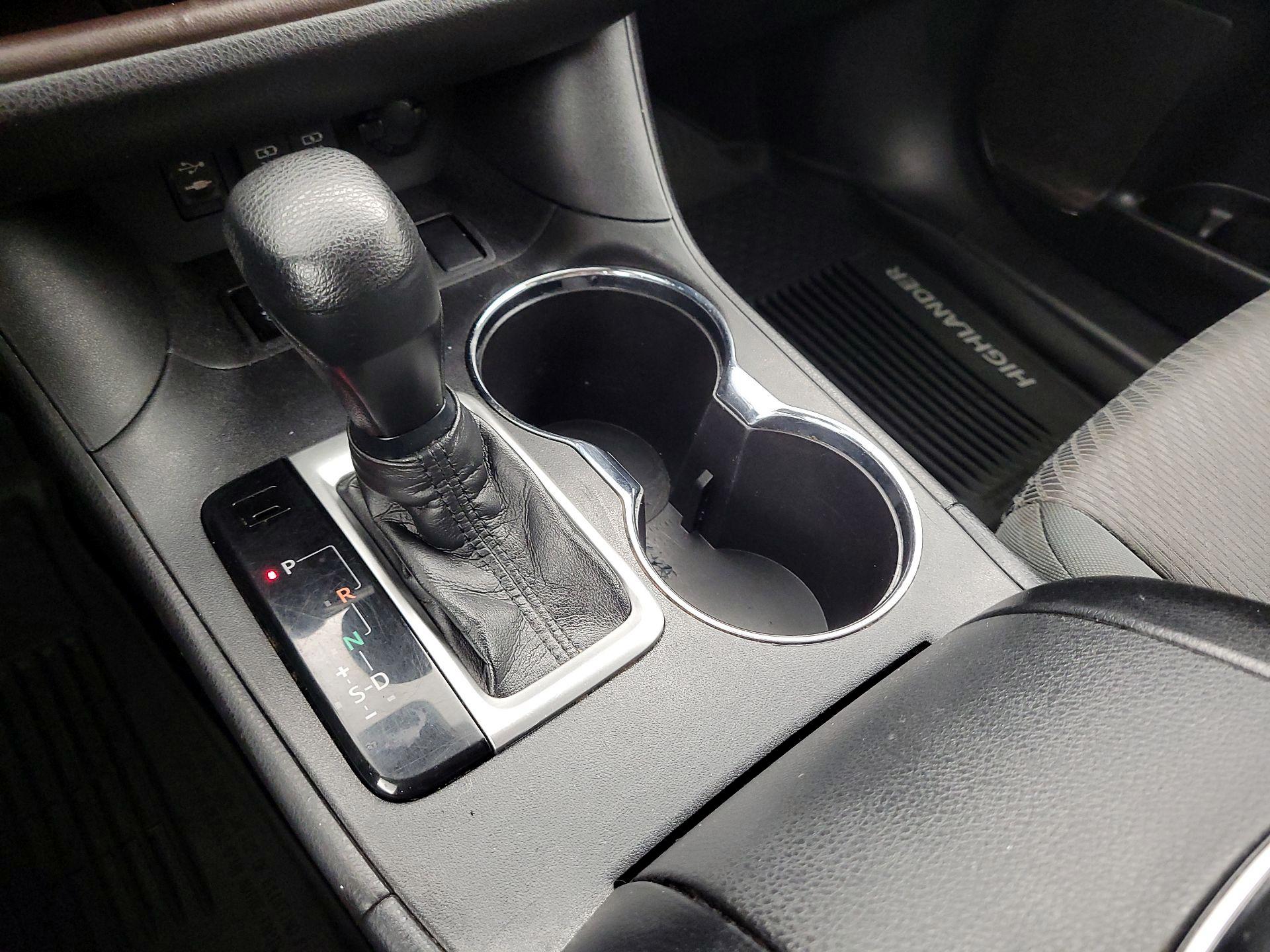 Thumbnail: 2018 Toyota Highlander - 17