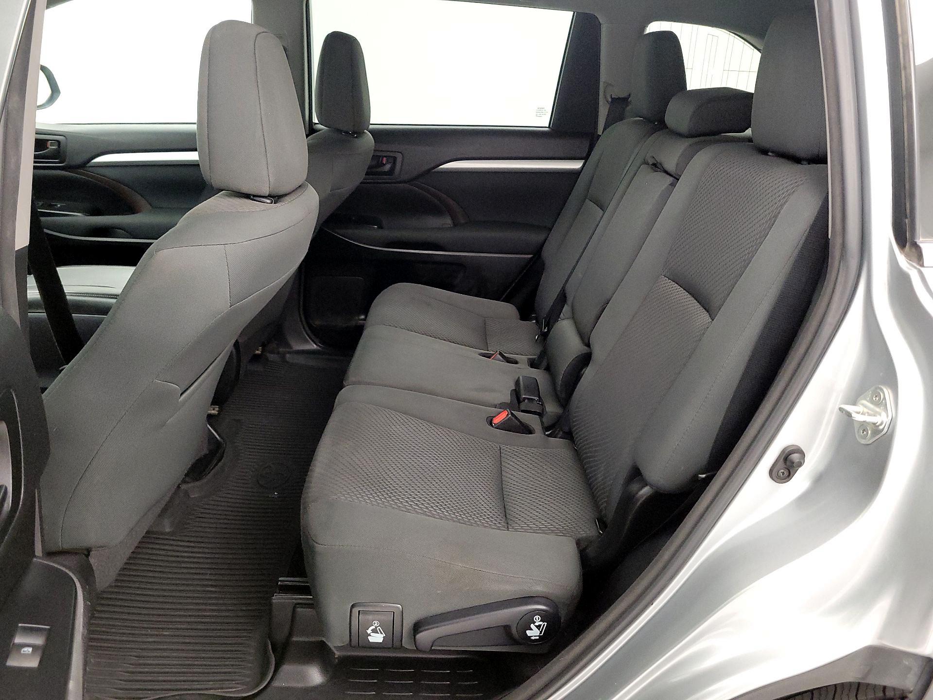 Thumbnail: 2018 Toyota Highlander - 19