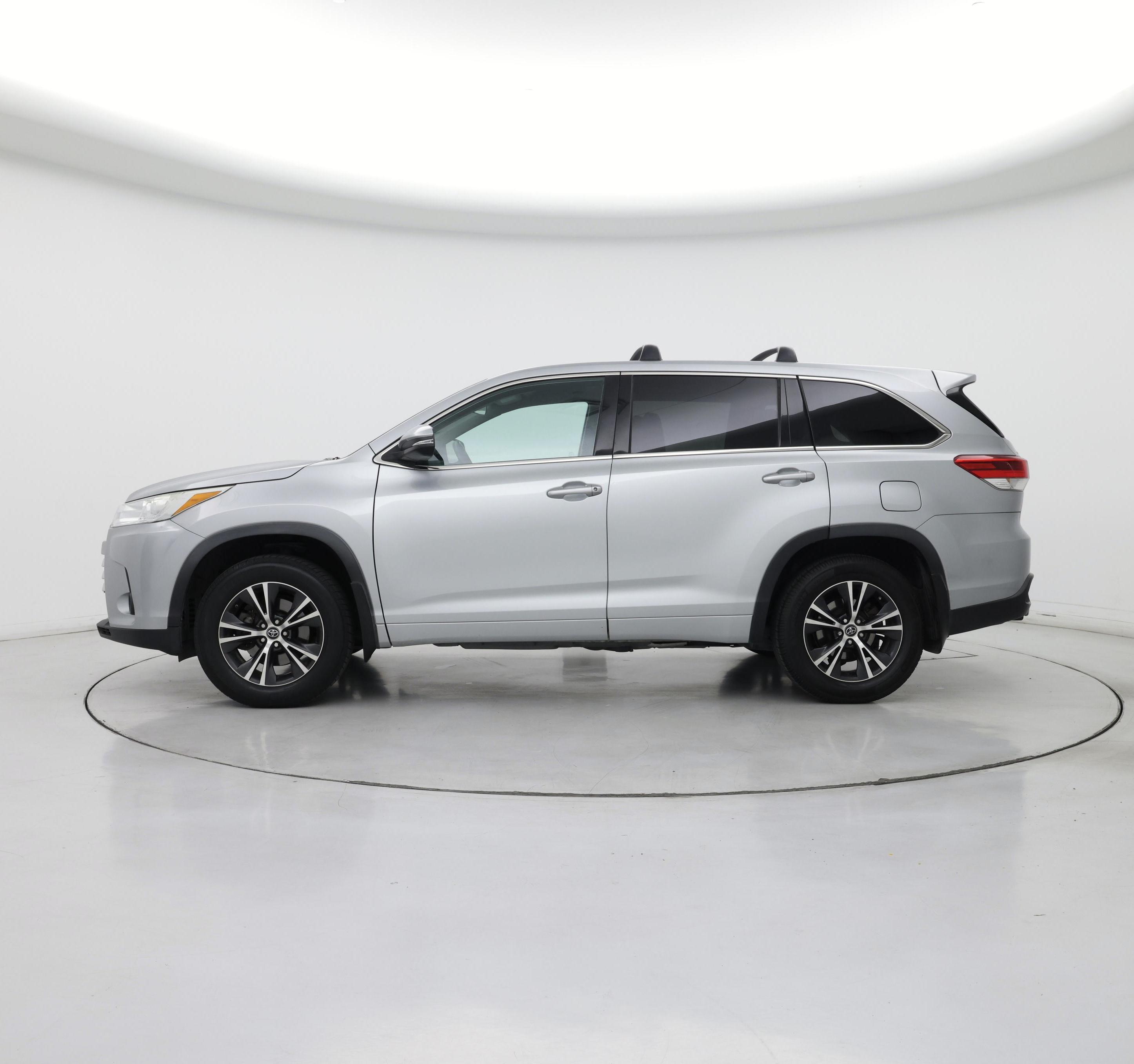 Thumbnail: 2018 Toyota Highlander - 3