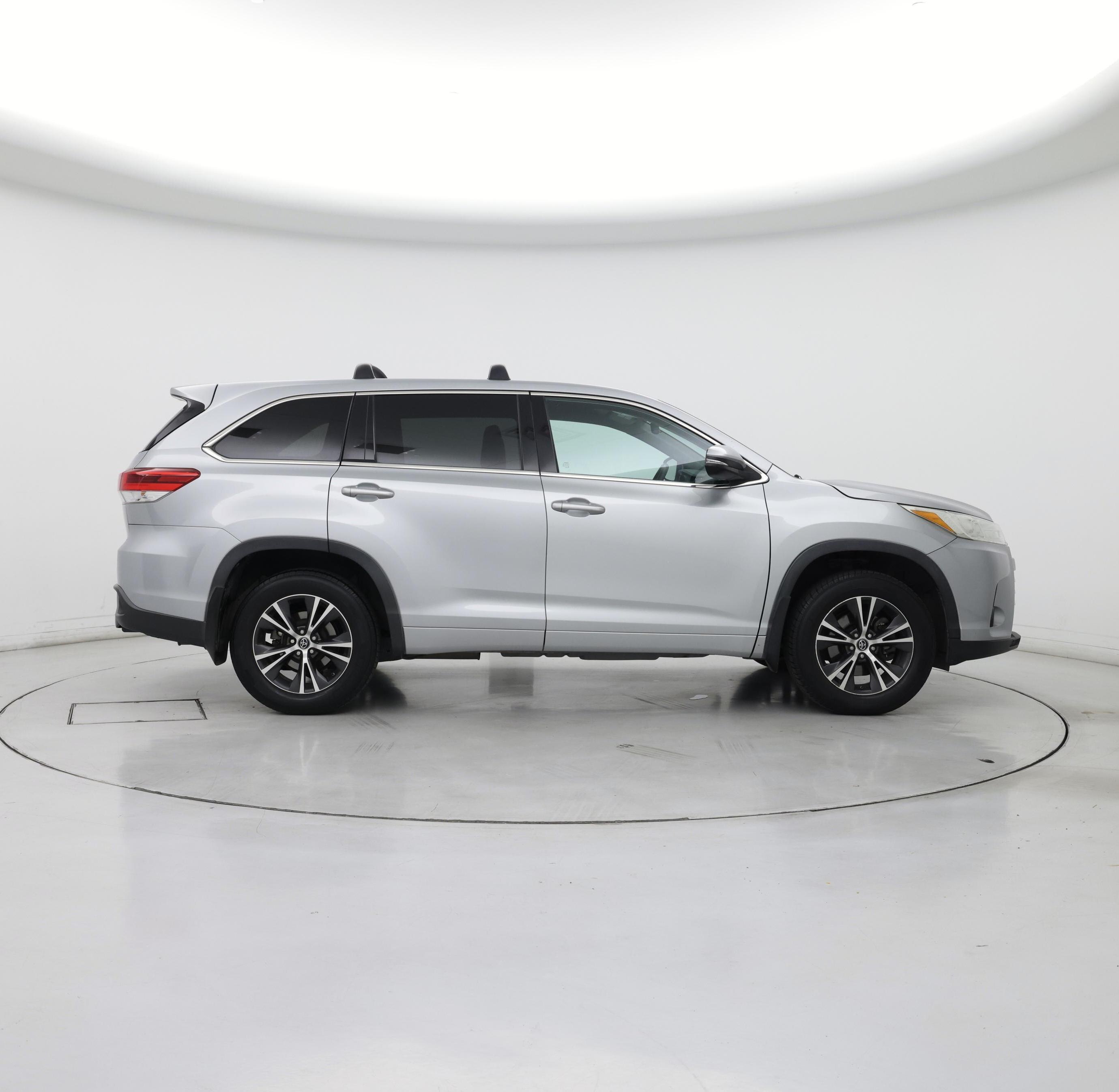 Thumbnail: 2018 Toyota Highlander - 7