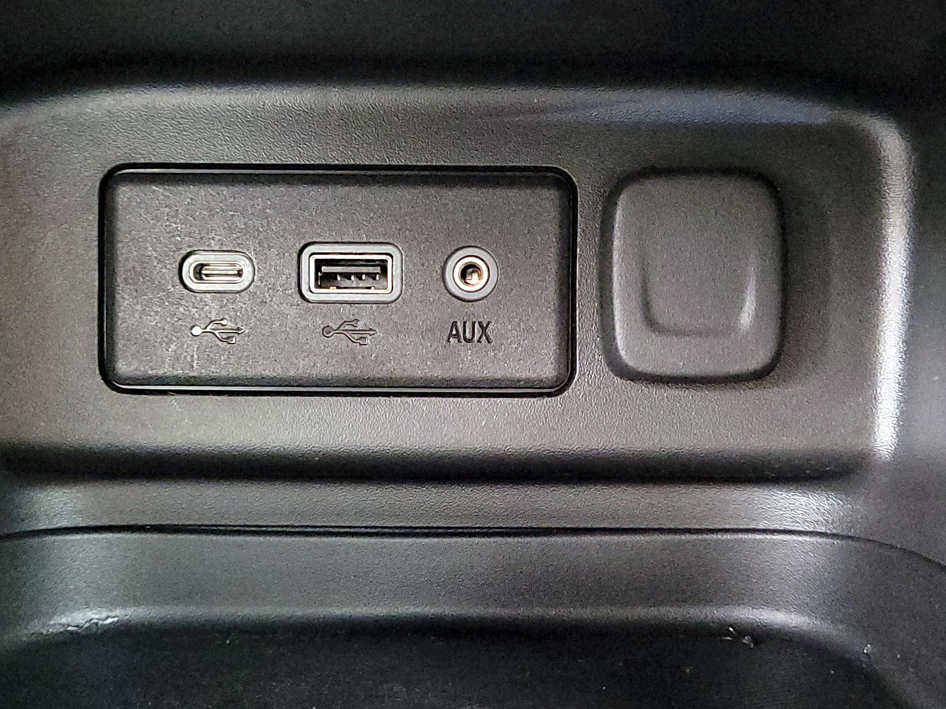 Thumbnail: 2023 Chevrolet Equinox - 18