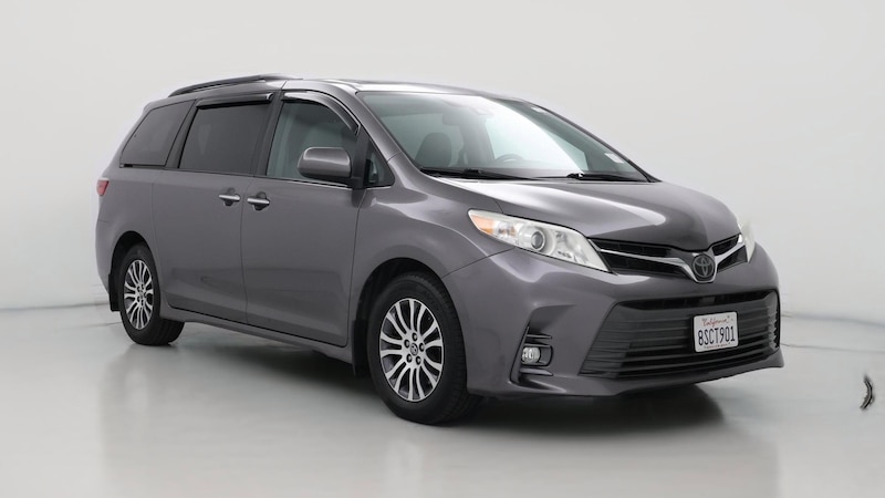 2020 Toyota Sienna XLE Hero Image