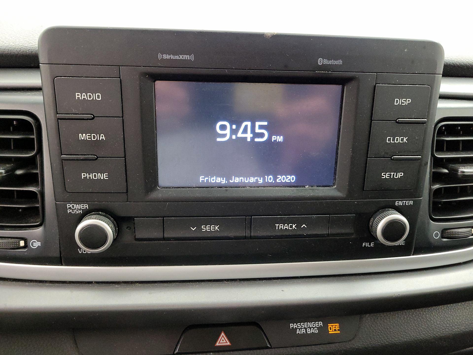 Thumbnail: 2019 Kia Rio - 15
