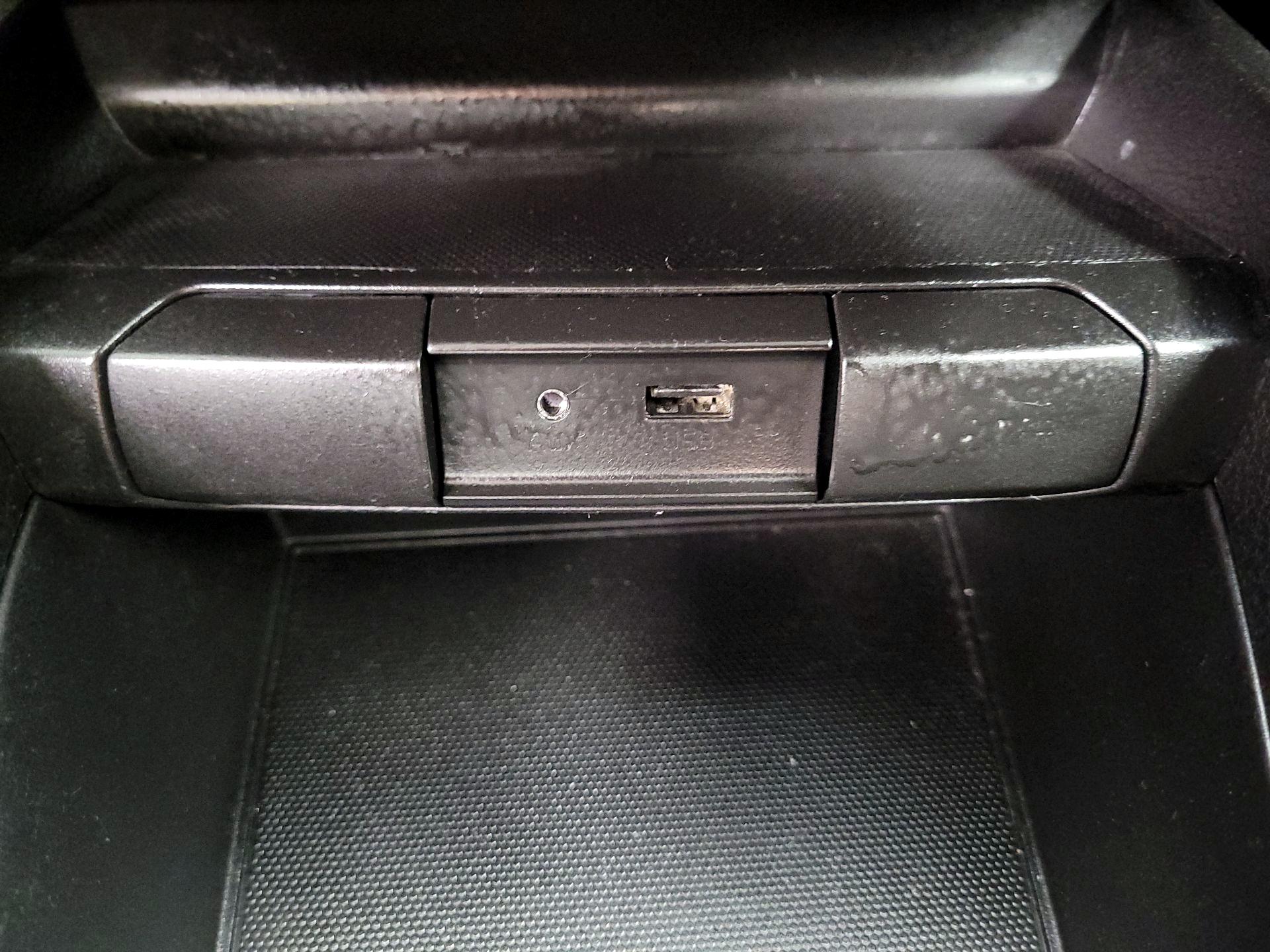 Thumbnail: 2019 Kia Rio - 18